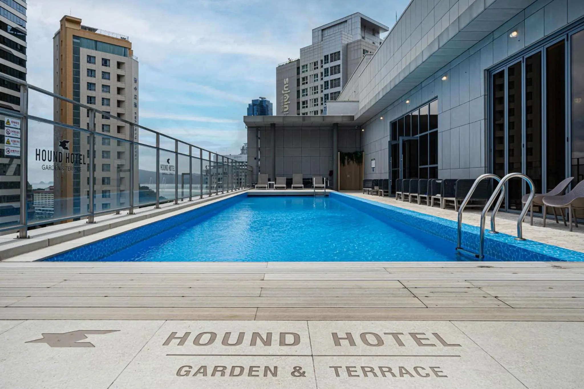 Hound Garden&Terrace Hotel