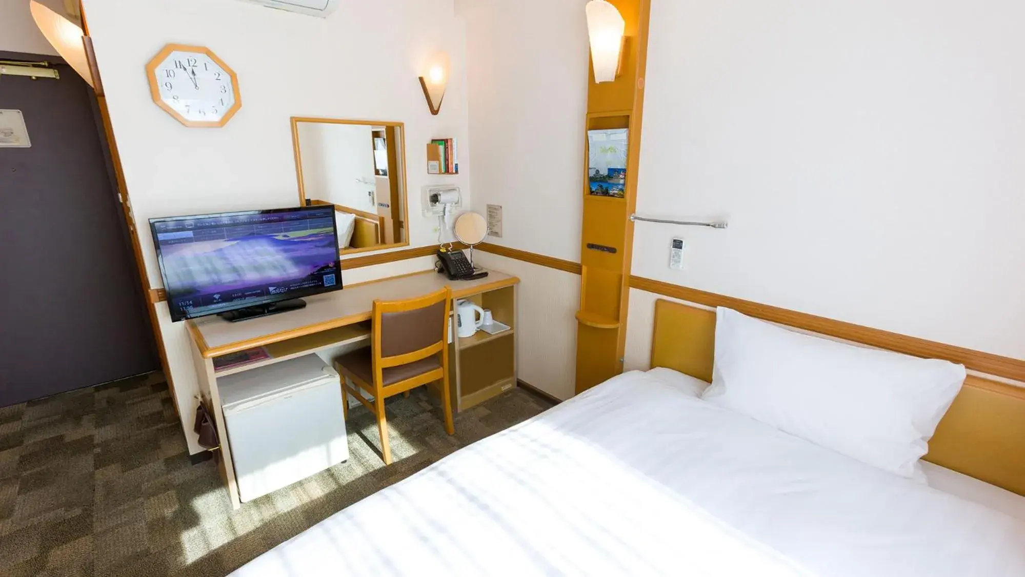 Area and facilities, Bed in Toyoko Inn Yokohama-sen Fuchinobe-eki Minami-guchi Area and facilities, Bed in Toyoko Inn Yokohama-sen Fuchinobe-eki Minami-guchi