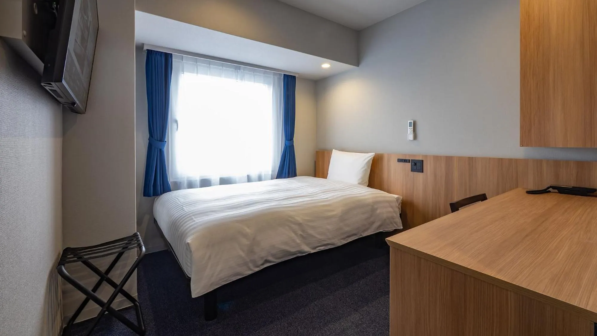 Bedroom, Bed in Toyoko Inn Sendai Higashi-guchi No.1