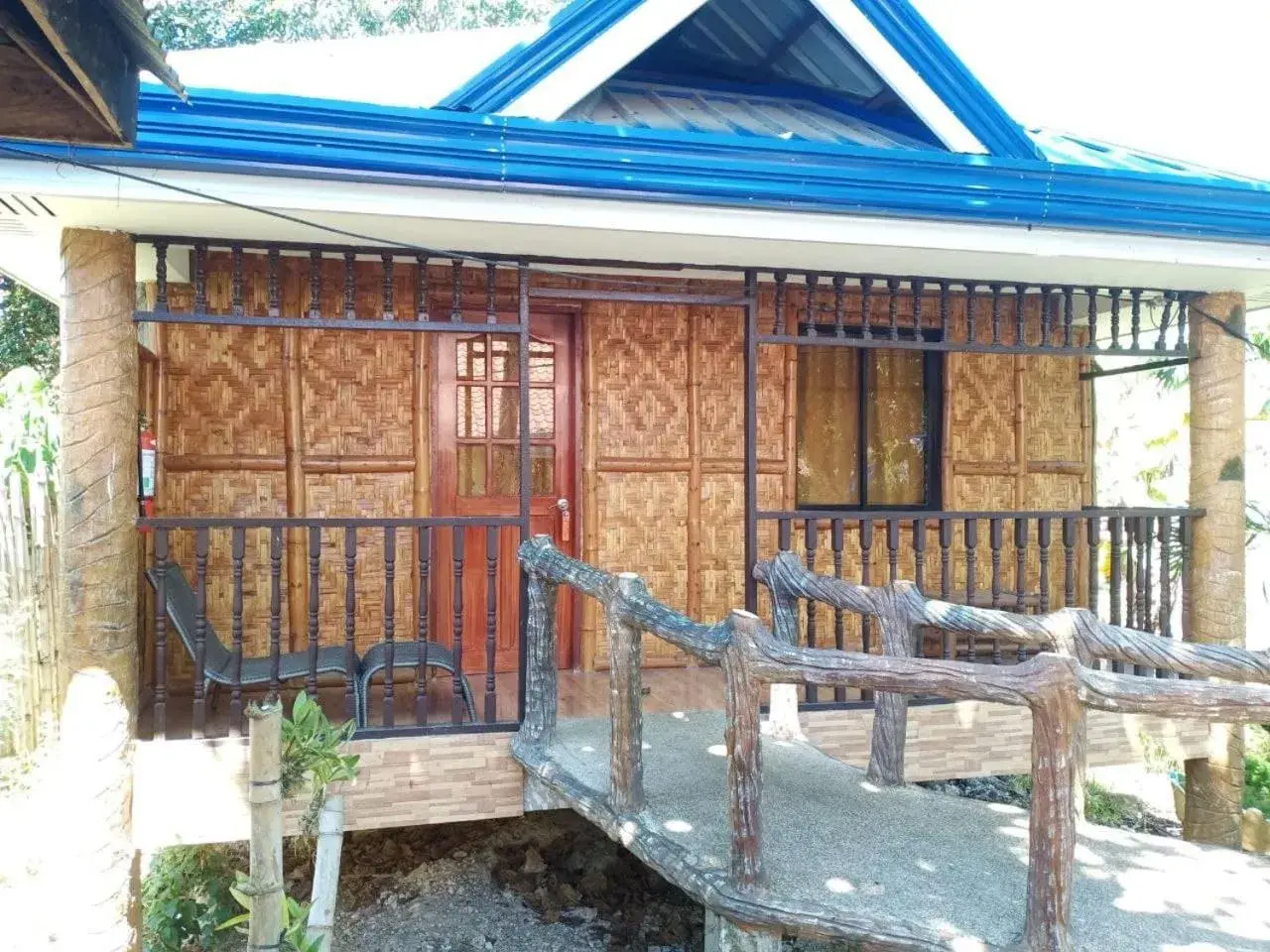 Property building in RedDoorz Near Gaisano Grand Cordova Property building in RedDoorz Near Gaisano Grand Cordova