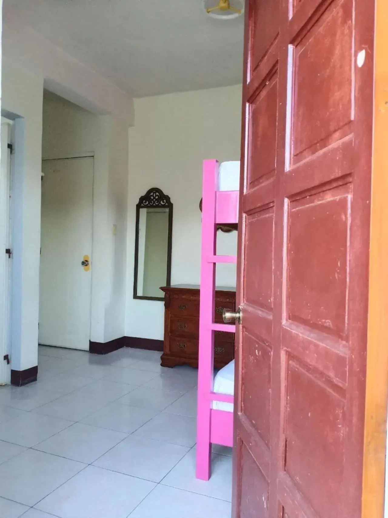 Bedroom in RedDoorz Near Gaisano Grand Cordova Bedroom in RedDoorz Near Gaisano Grand Cordova
