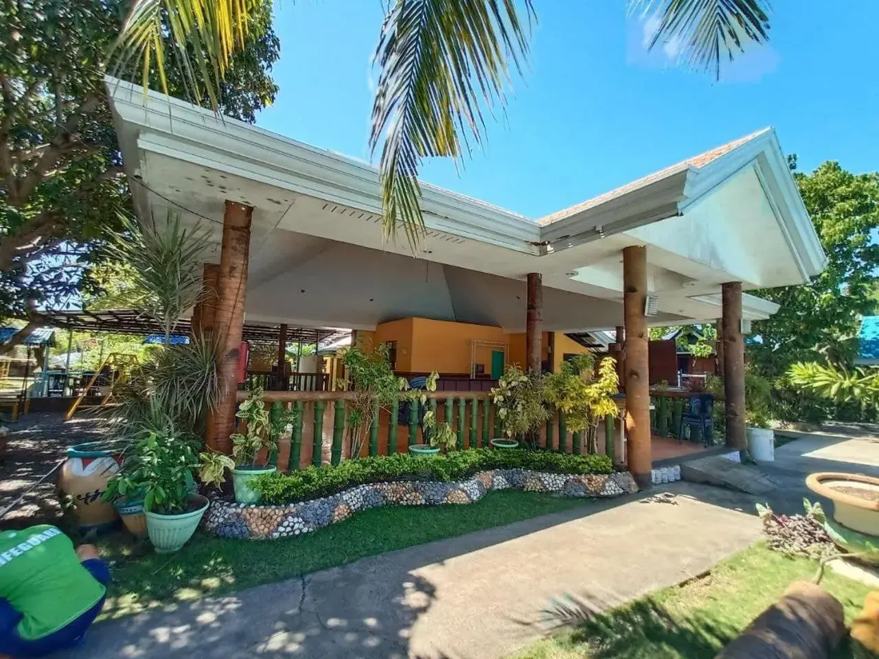 Property building in RedDoorz Near Gaisano Grand Cordova Property building in RedDoorz Near Gaisano Grand Cordova