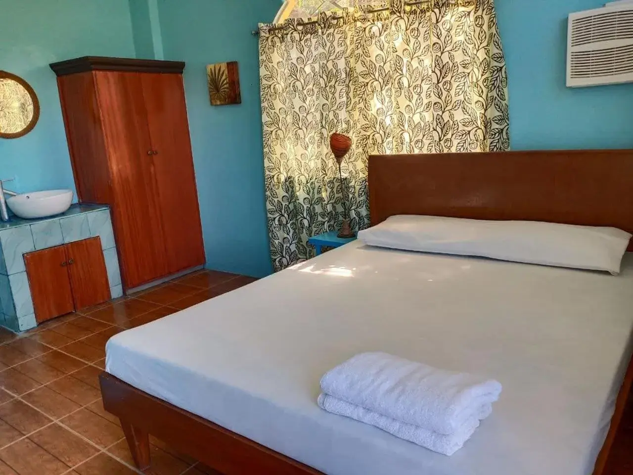 Bed in RedDoorz Near Gaisano Grand Cordova Bed in RedDoorz Near Gaisano Grand Cordova