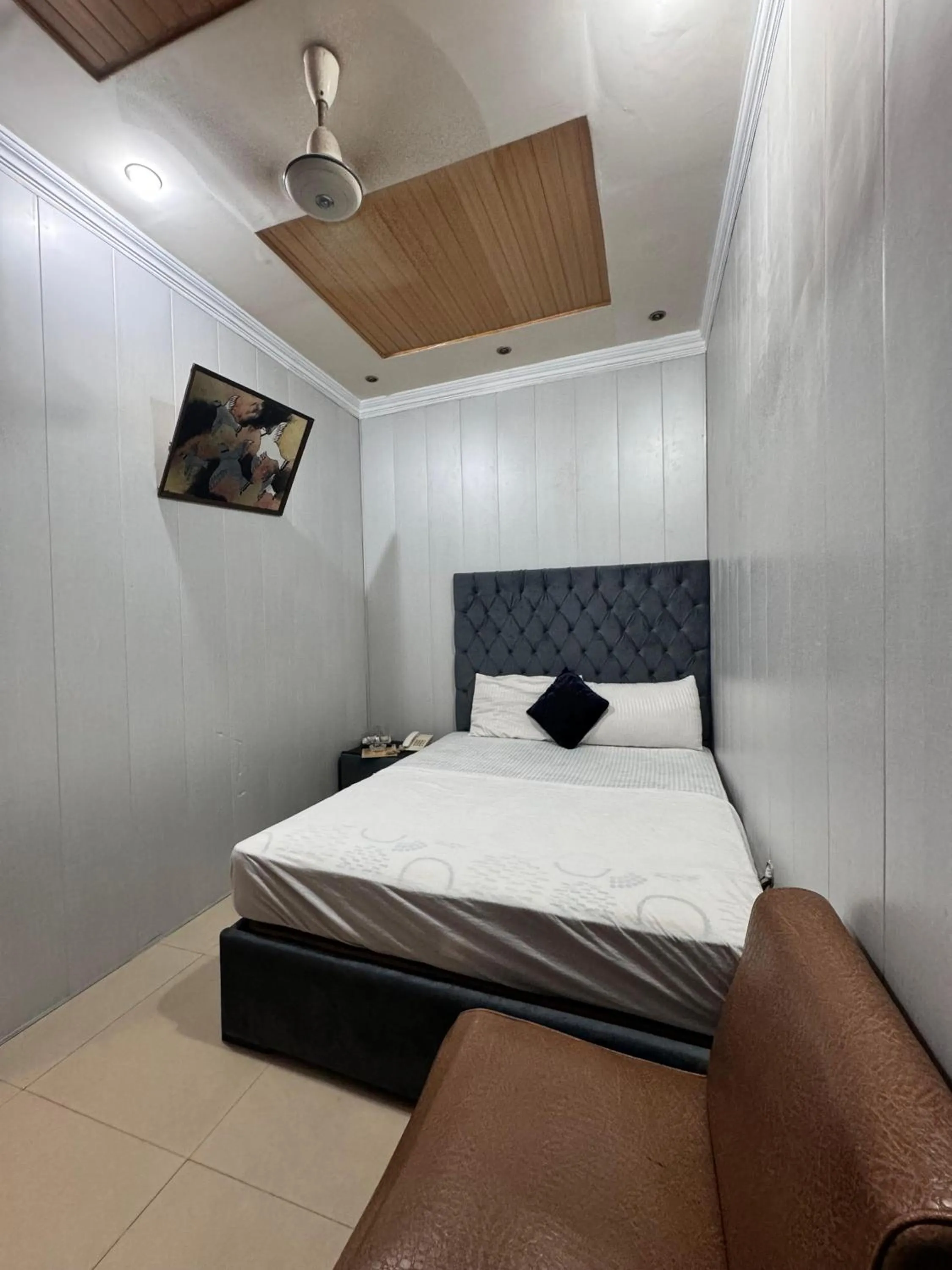 Bed in Hotel Tulip INN Faisal Town