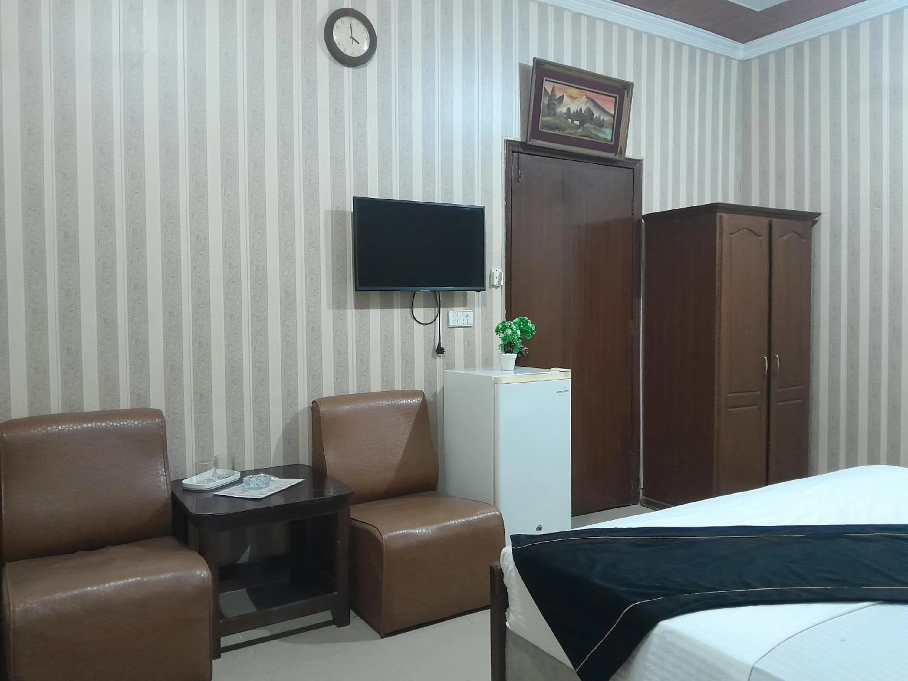 TV and multimedia, Bed in Hotel Tulip INN Faisal Town