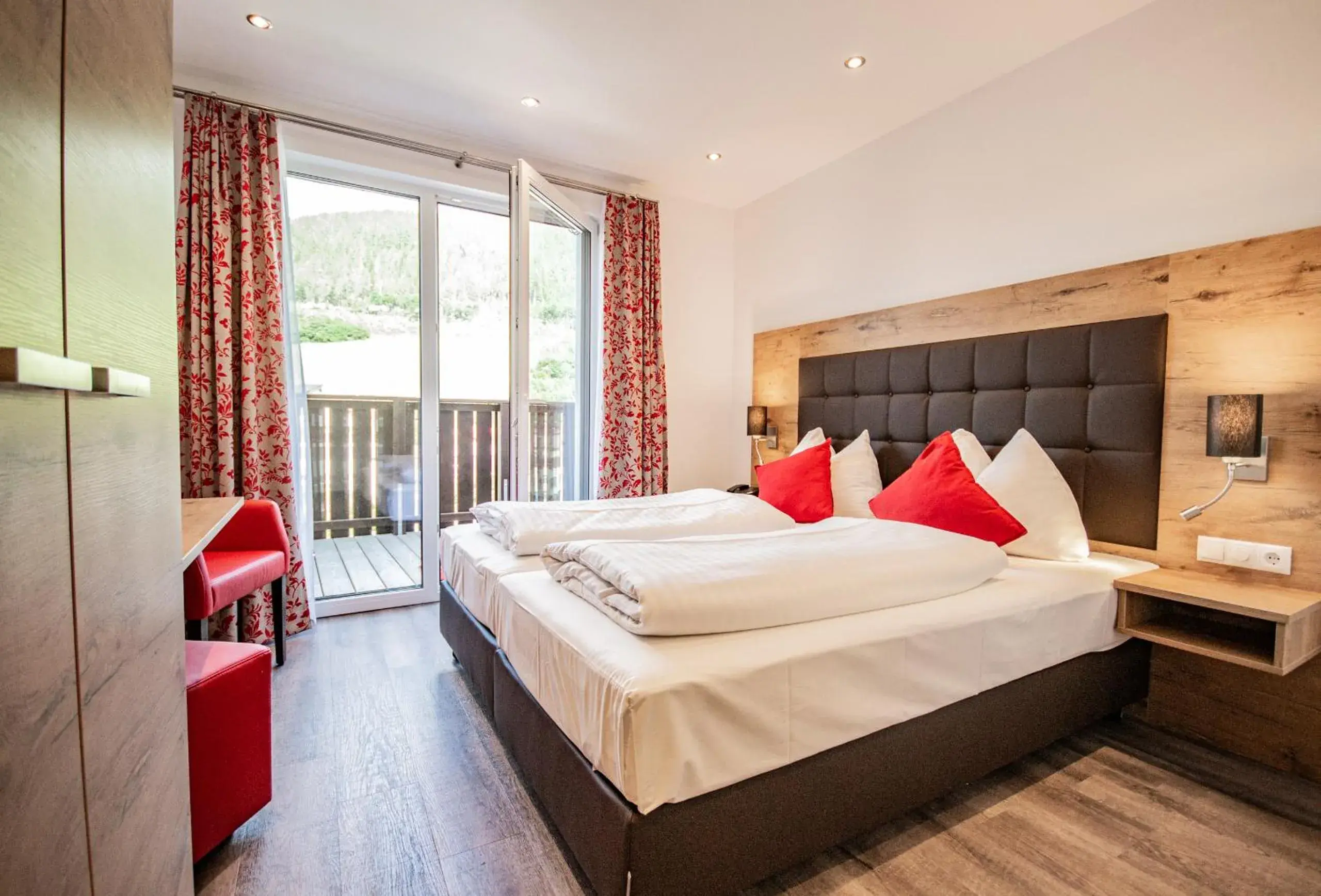 Superior Double Room with Balcony in Hotel Wilder Mann Superior Double Room with Balcony in Hotel Wilder Mann