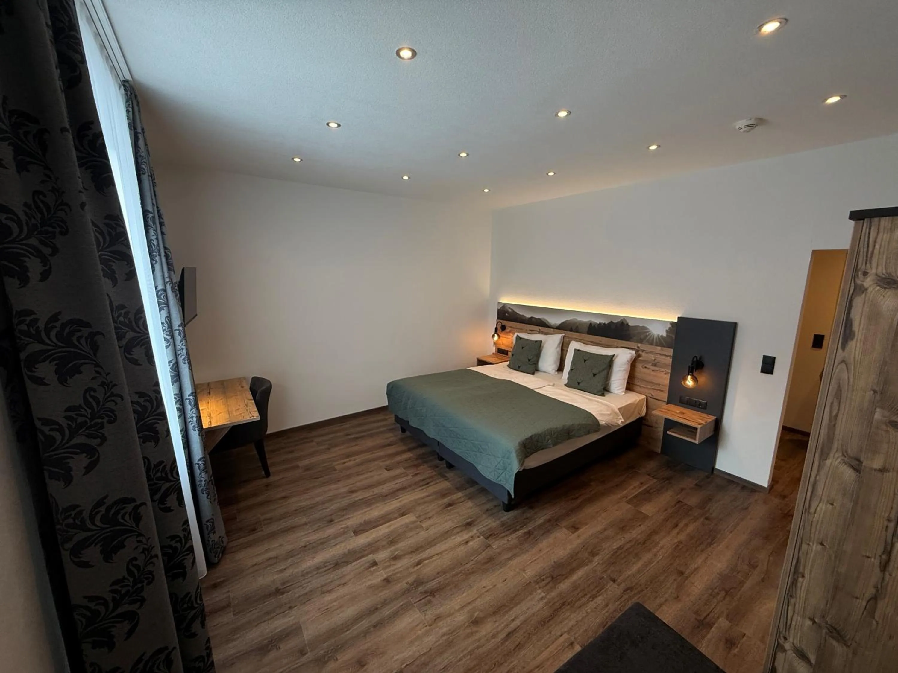 Bedroom, Bed in Hotel Wilder Mann