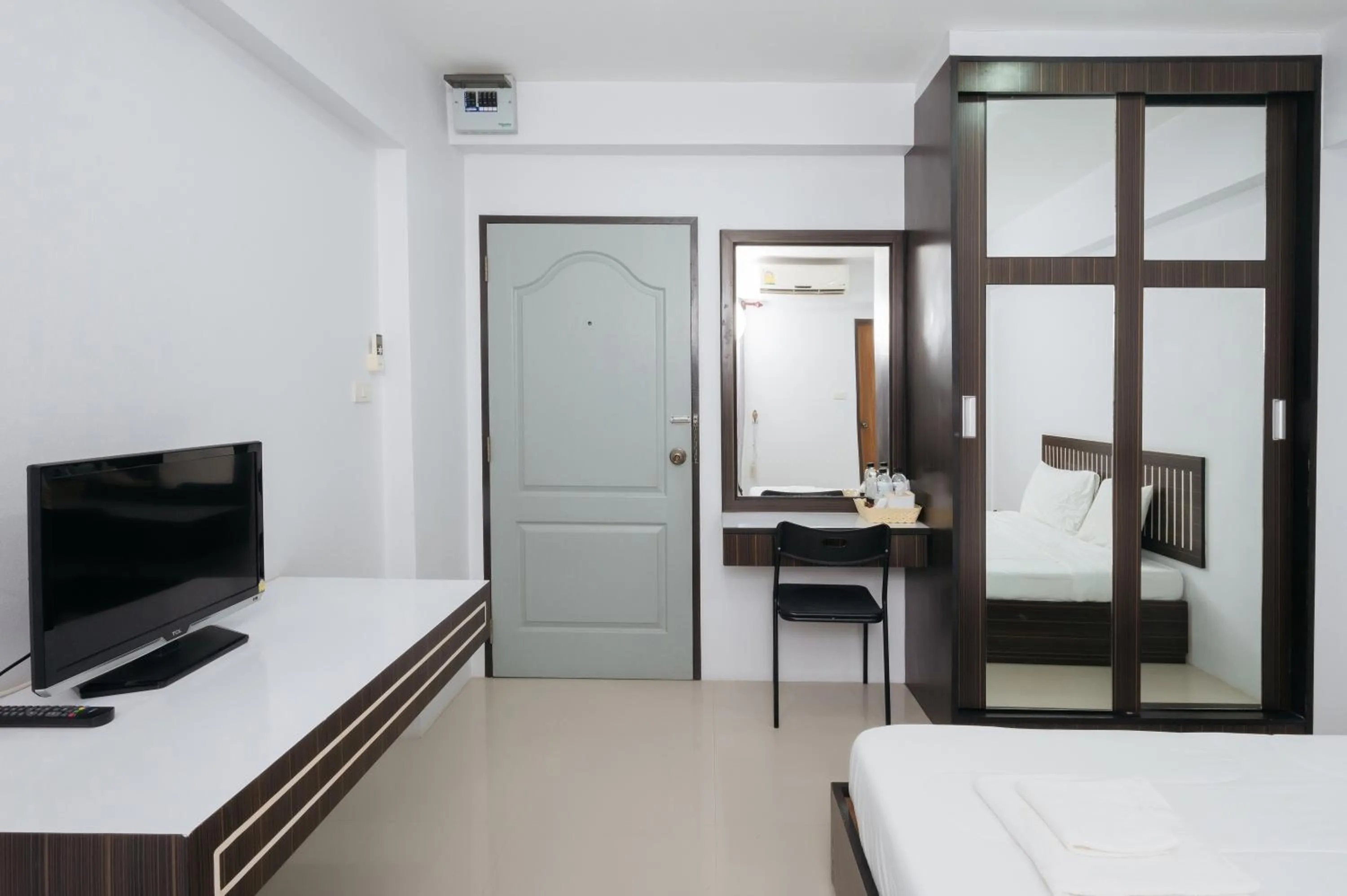 Bedroom, Bed in Creston Grand Hotel Suphan Buri
