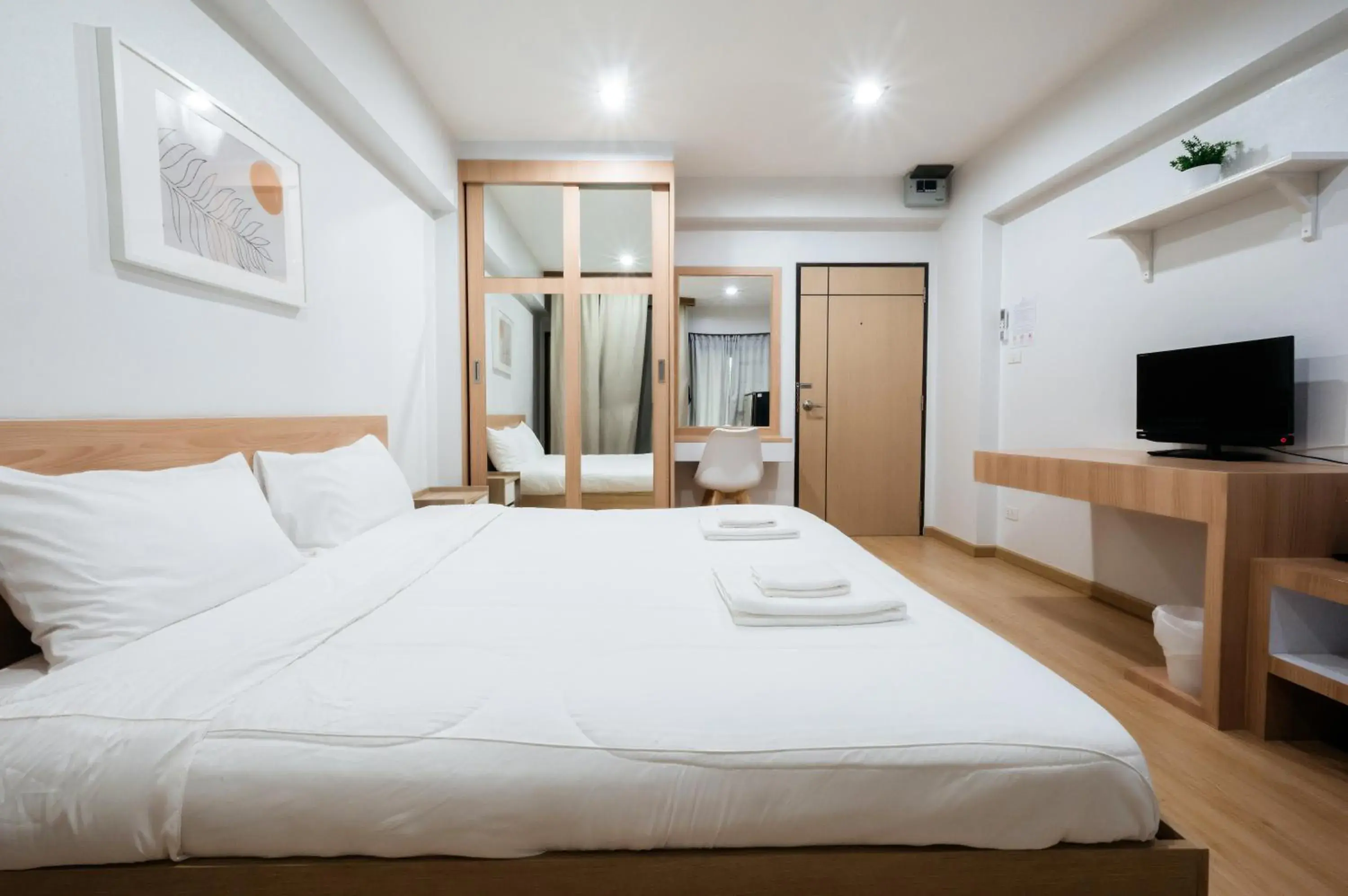 Deluxe Double Room in Creston Grand Hotel Suphan Buri Deluxe Double Room in Creston Grand Hotel Suphan Buri