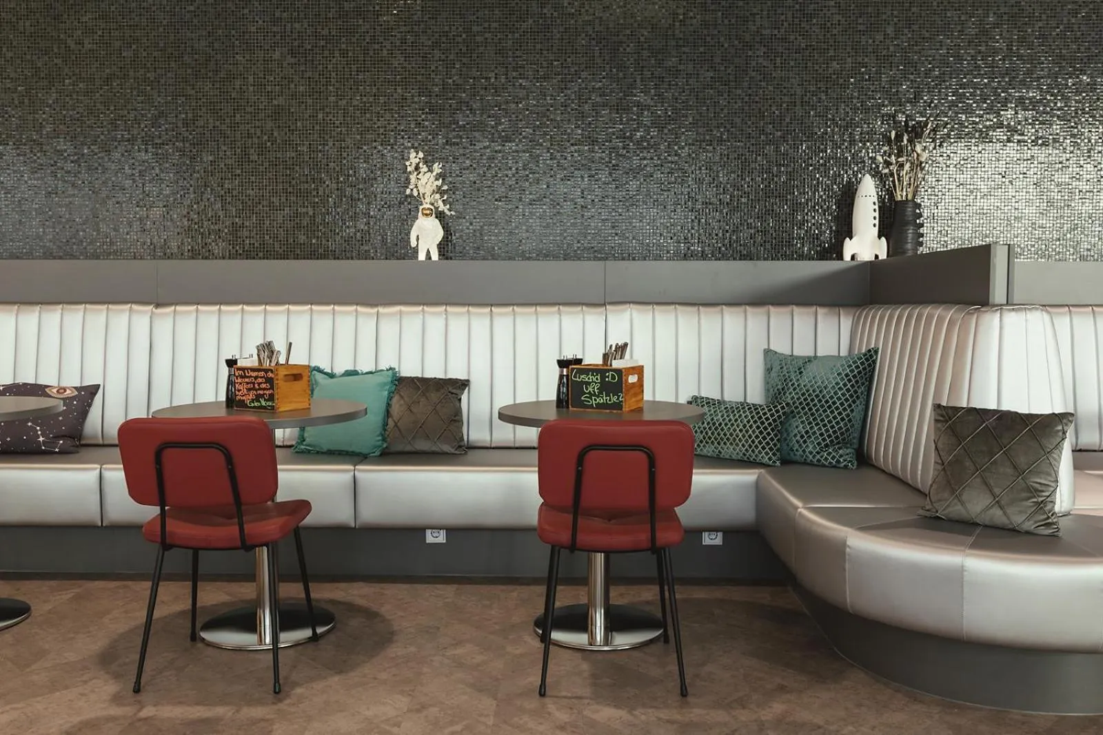 Lobby or reception in the niu Star