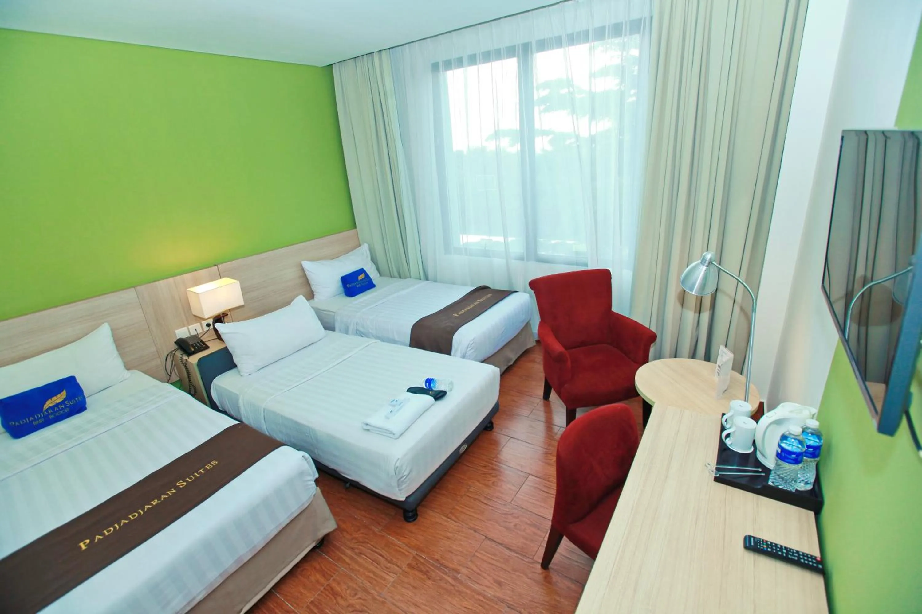 Bed in Padjadjaran Suites Resort and Convention Hotel