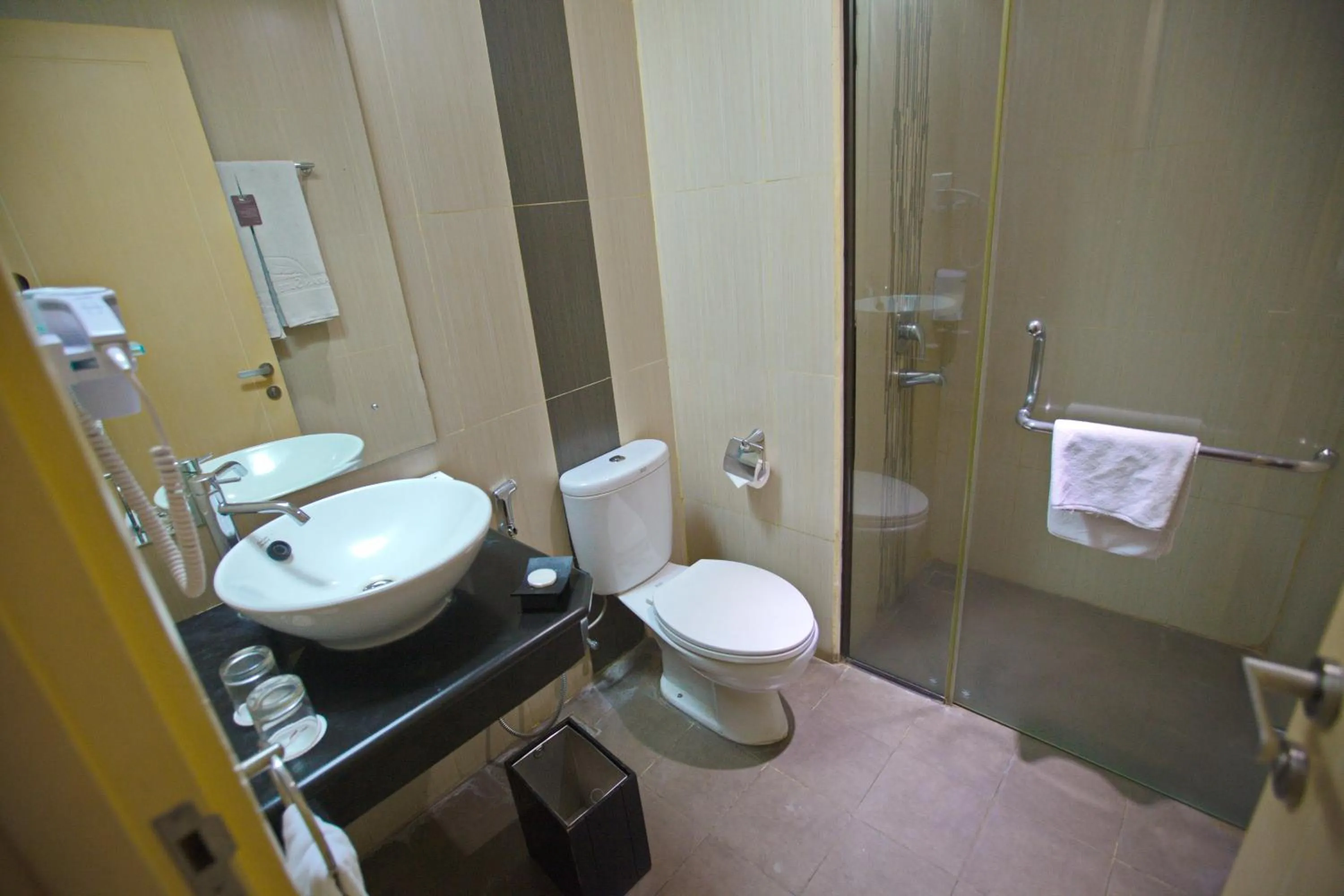 Toilet in Padjadjaran Suites Resort and Convention Hotel