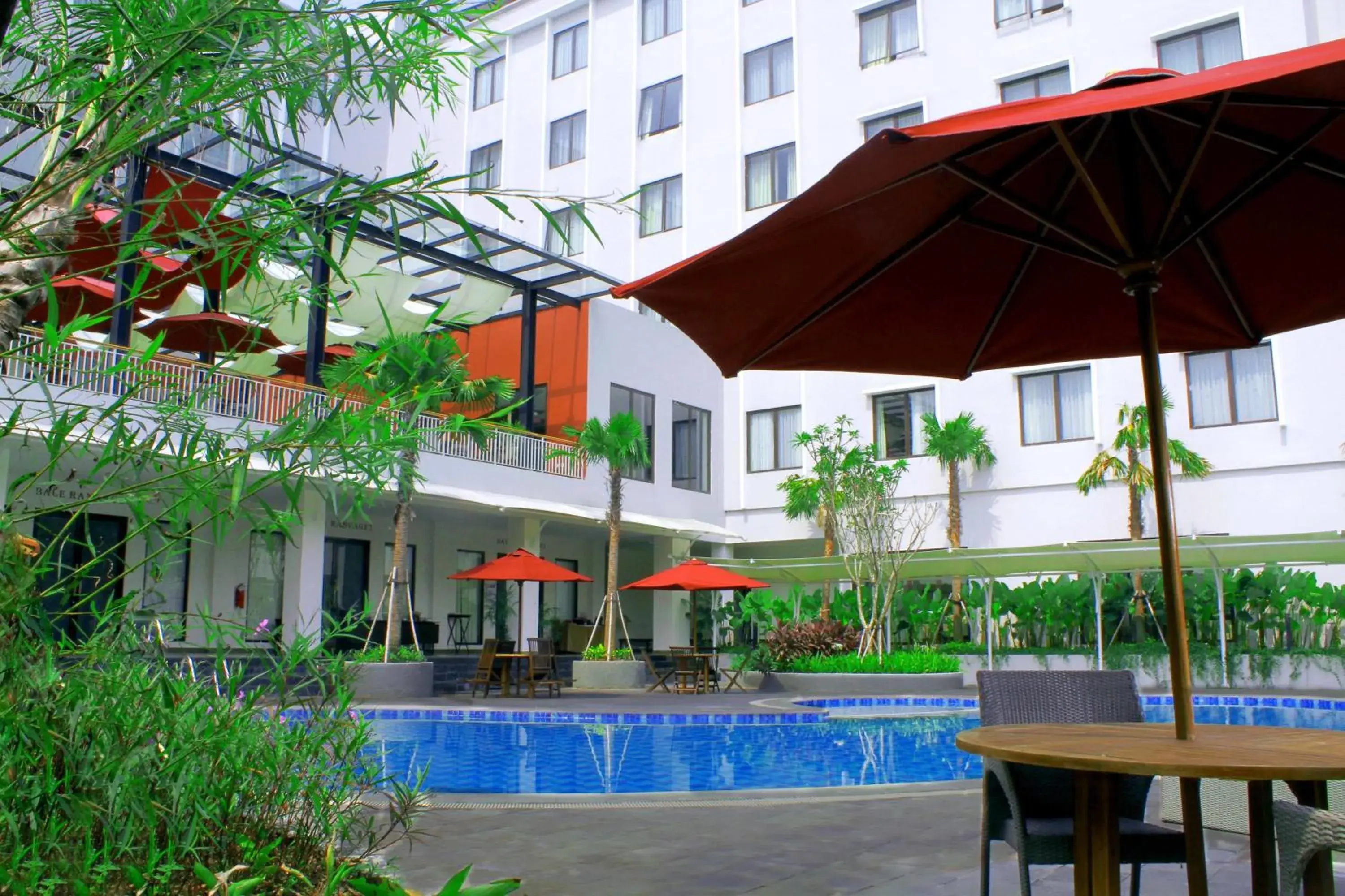 Swimming pool in Padjadjaran Suites Resort and Convention Hotel Swimming pool in Padjadjaran Suites Resort and Convention Hotel