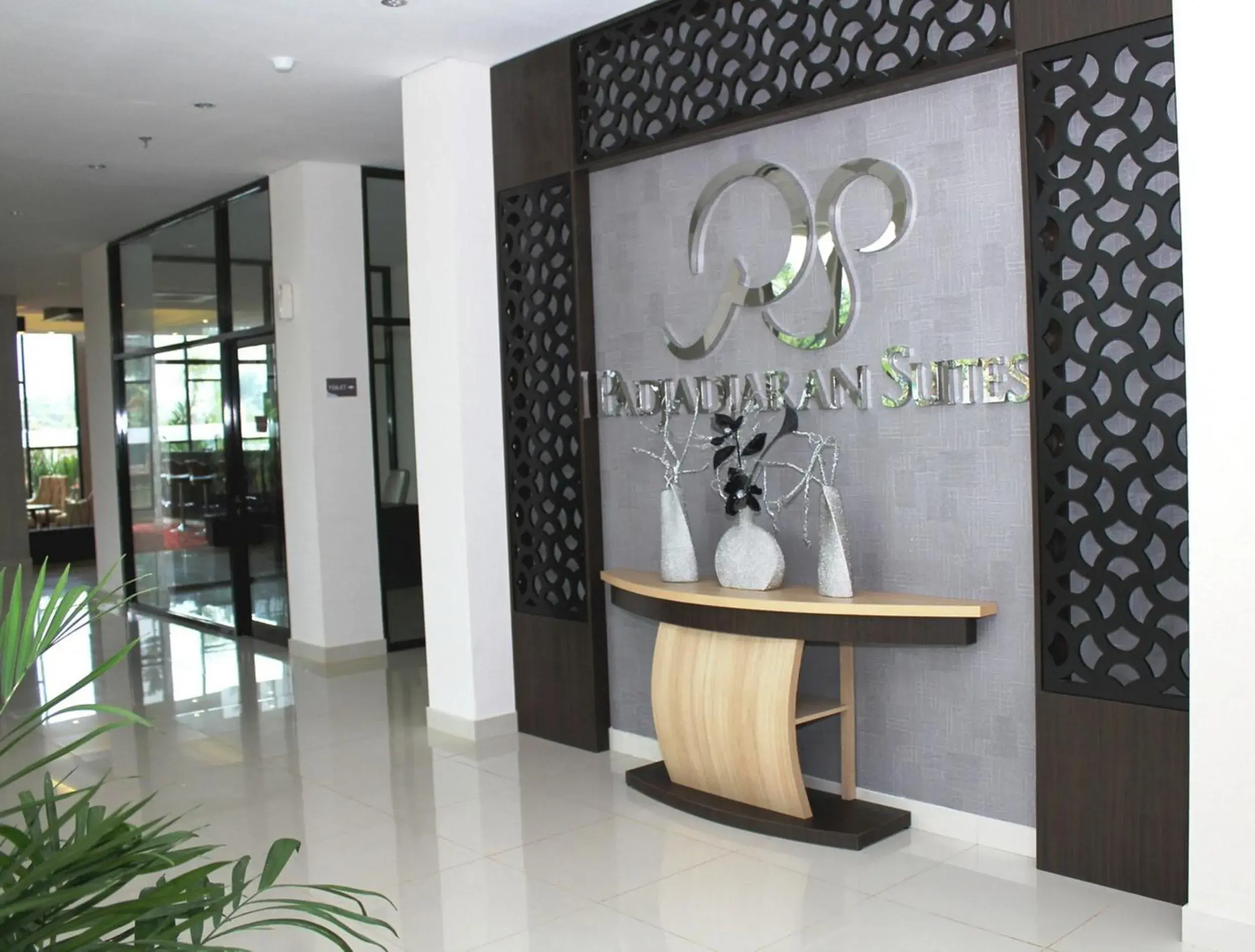 Lobby or reception in Padjadjaran Suites Resort and Convention Hotel Lobby or reception in Padjadjaran Suites Resort and Convention Hotel