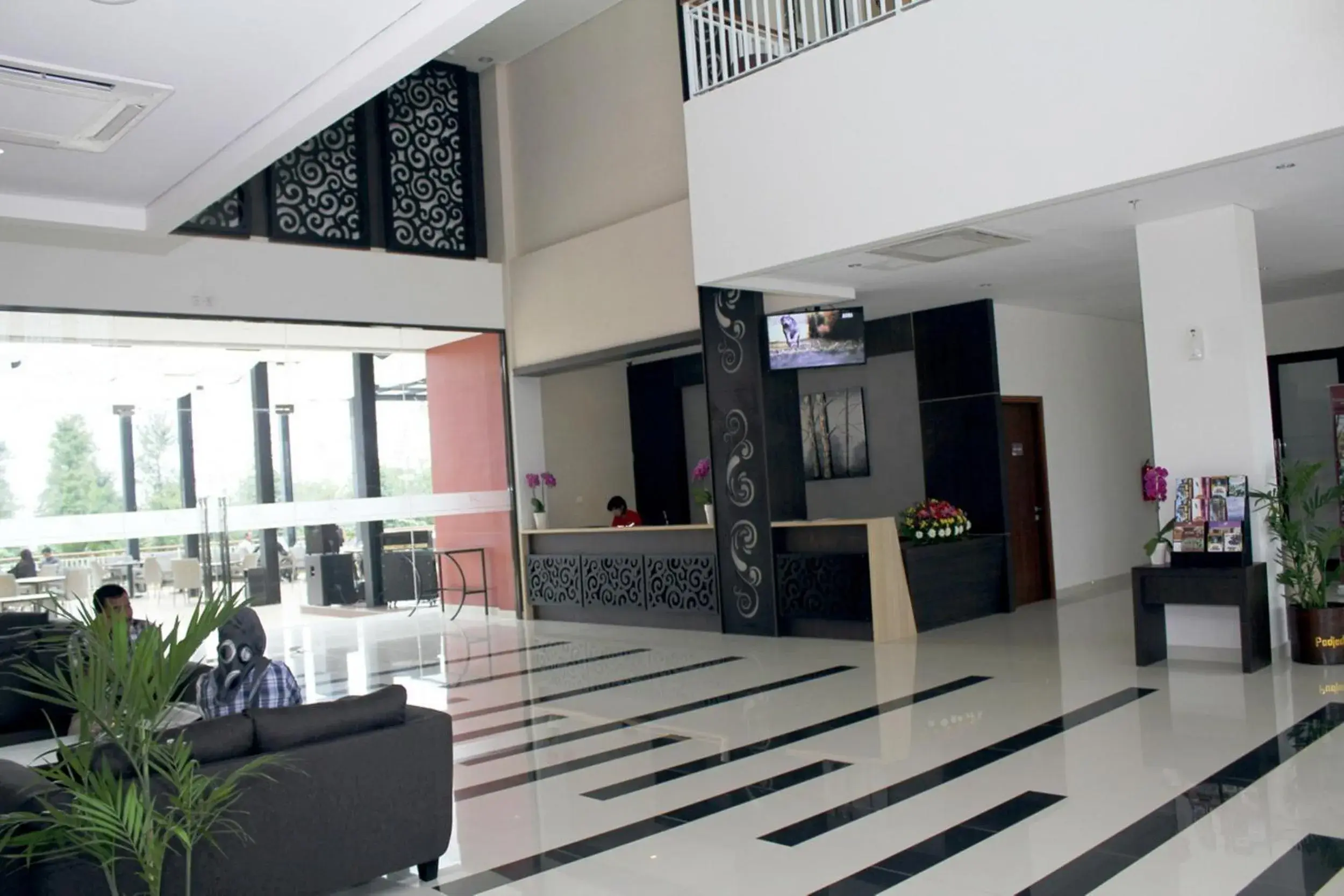 Lobby or reception in Padjadjaran Suites Resort and Convention Hotel Lobby or reception in Padjadjaran Suites Resort and Convention Hotel