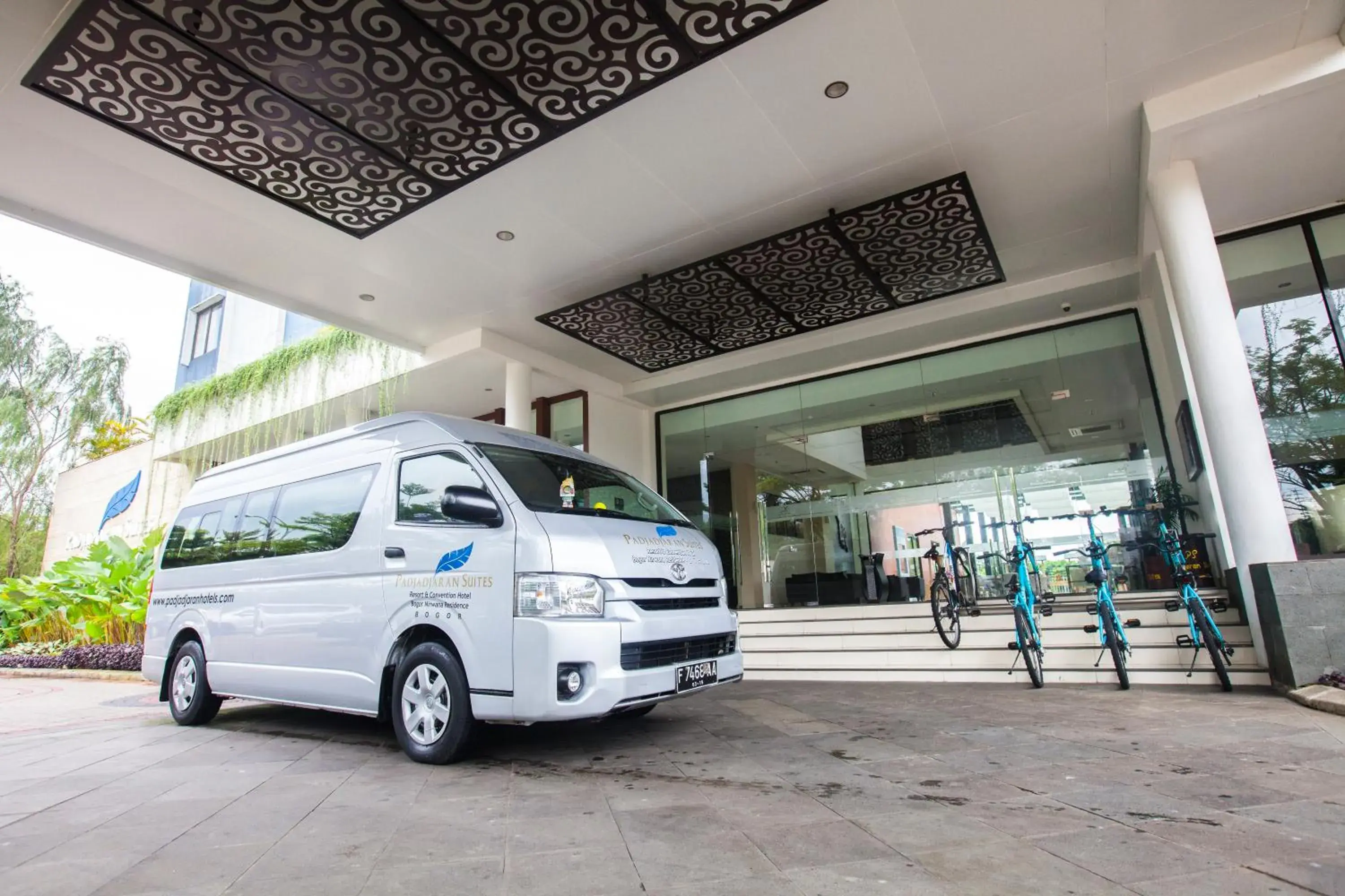 Lobby or reception in Padjadjaran Suites Resort and Convention Hotel Lobby or reception in Padjadjaran Suites Resort and Convention Hotel