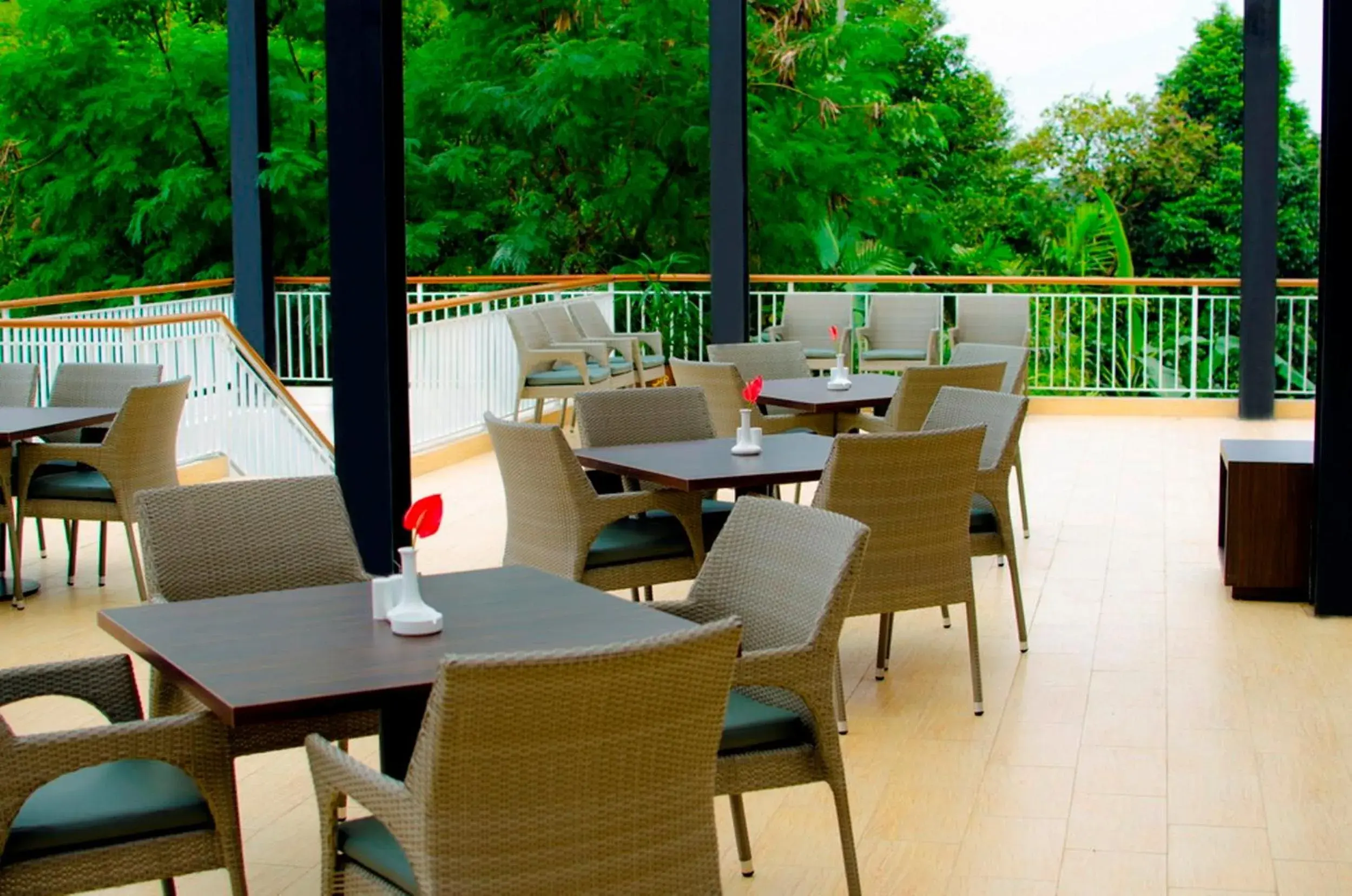 Restaurant/places to eat in Padjadjaran Suites Resort and Convention Hotel Restaurant/places to eat in Padjadjaran Suites Resort and Convention Hotel