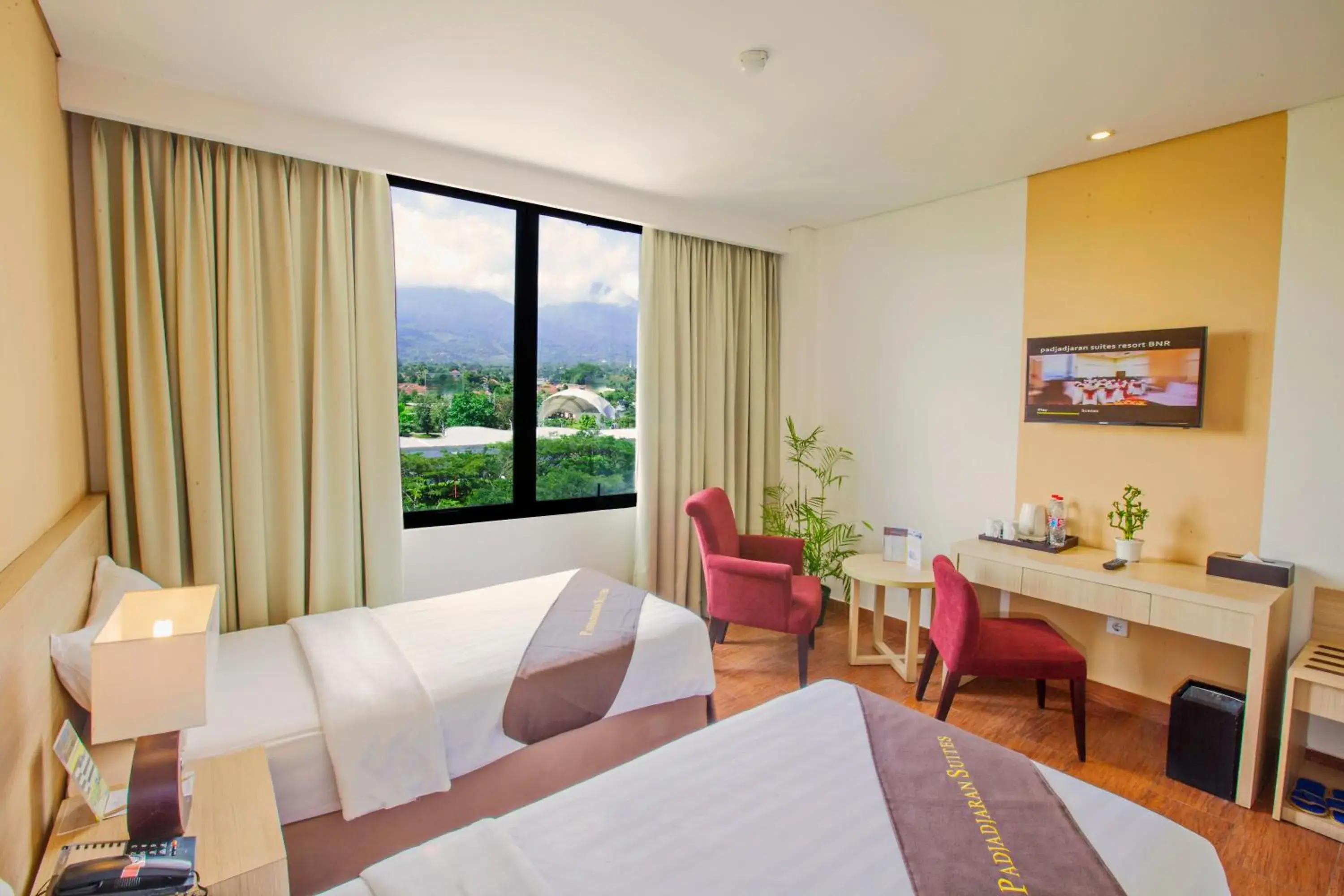 Inner courtyard view in Padjadjaran Suites Resort and Convention Hotel Inner courtyard view in Padjadjaran Suites Resort and Convention Hotel