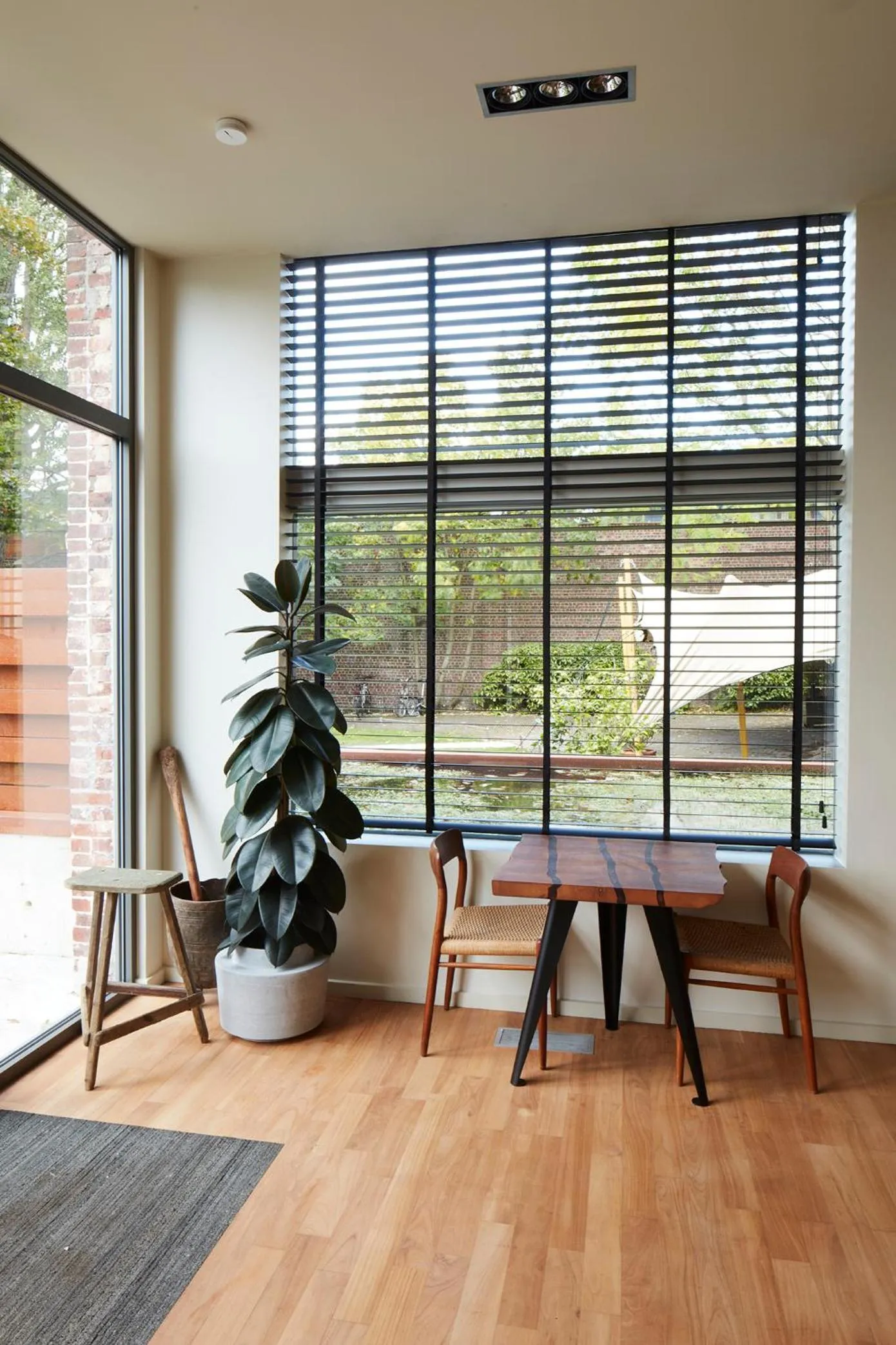 Dining area in Chambre d'Amis by Alix