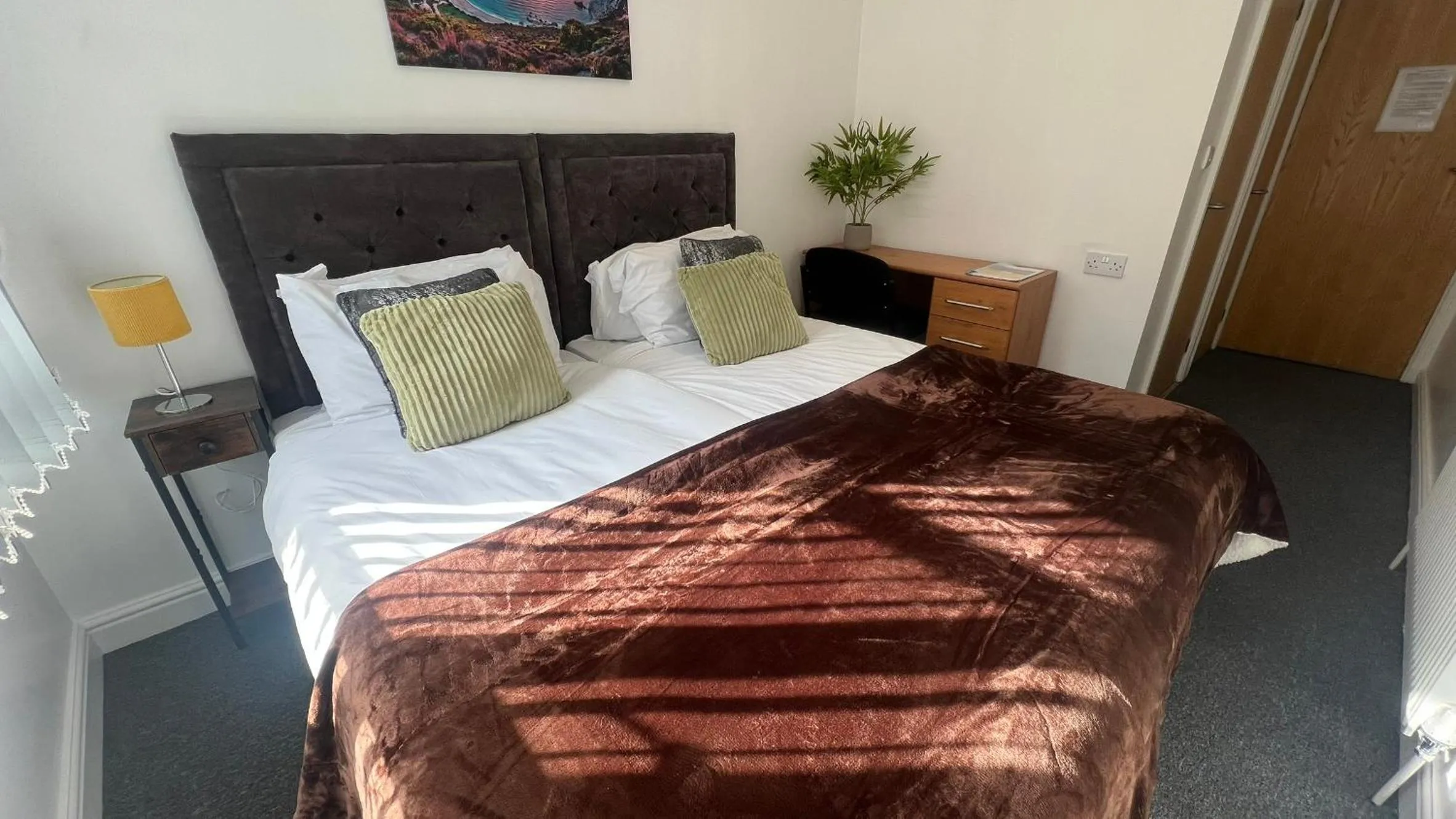 Bed in Sangha House - Short Stays