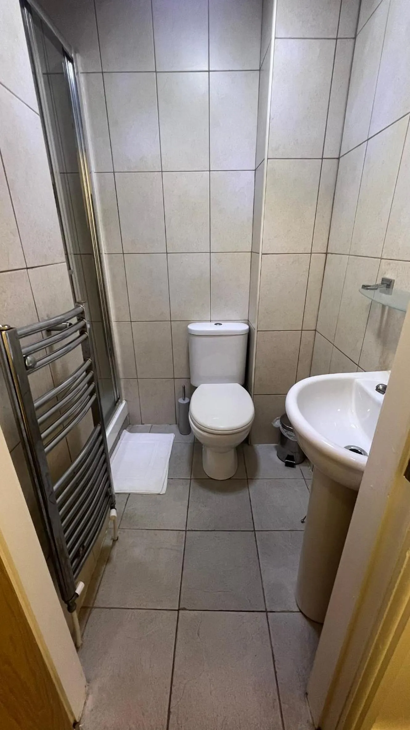 Shower in Sangha House - Short Stays