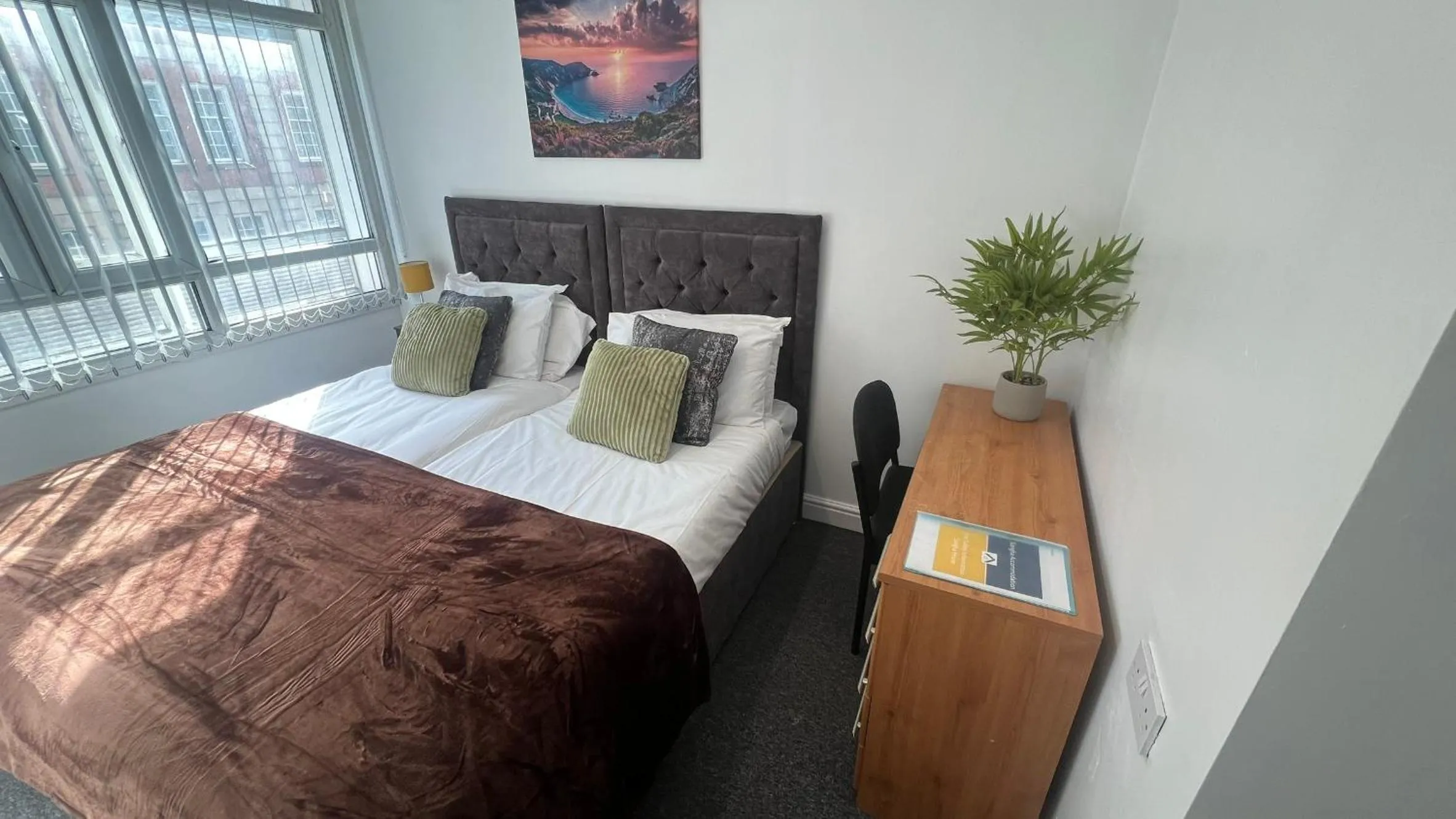 Bed in Sangha House - Short Stays