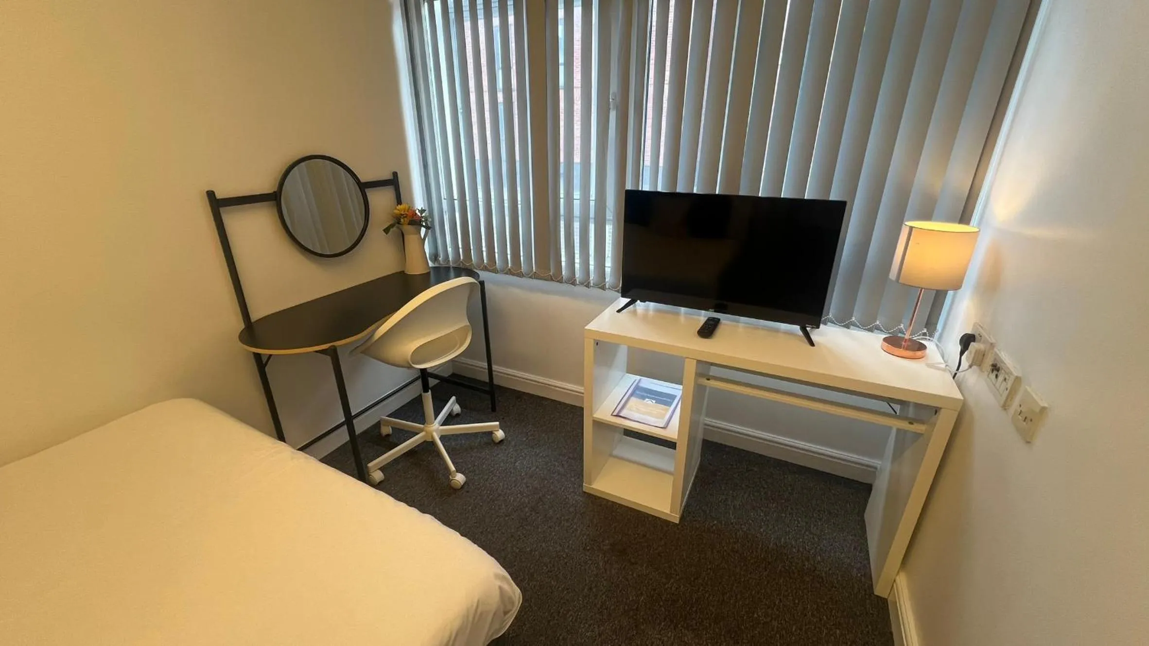 Bed in Sangha House - Short Stays