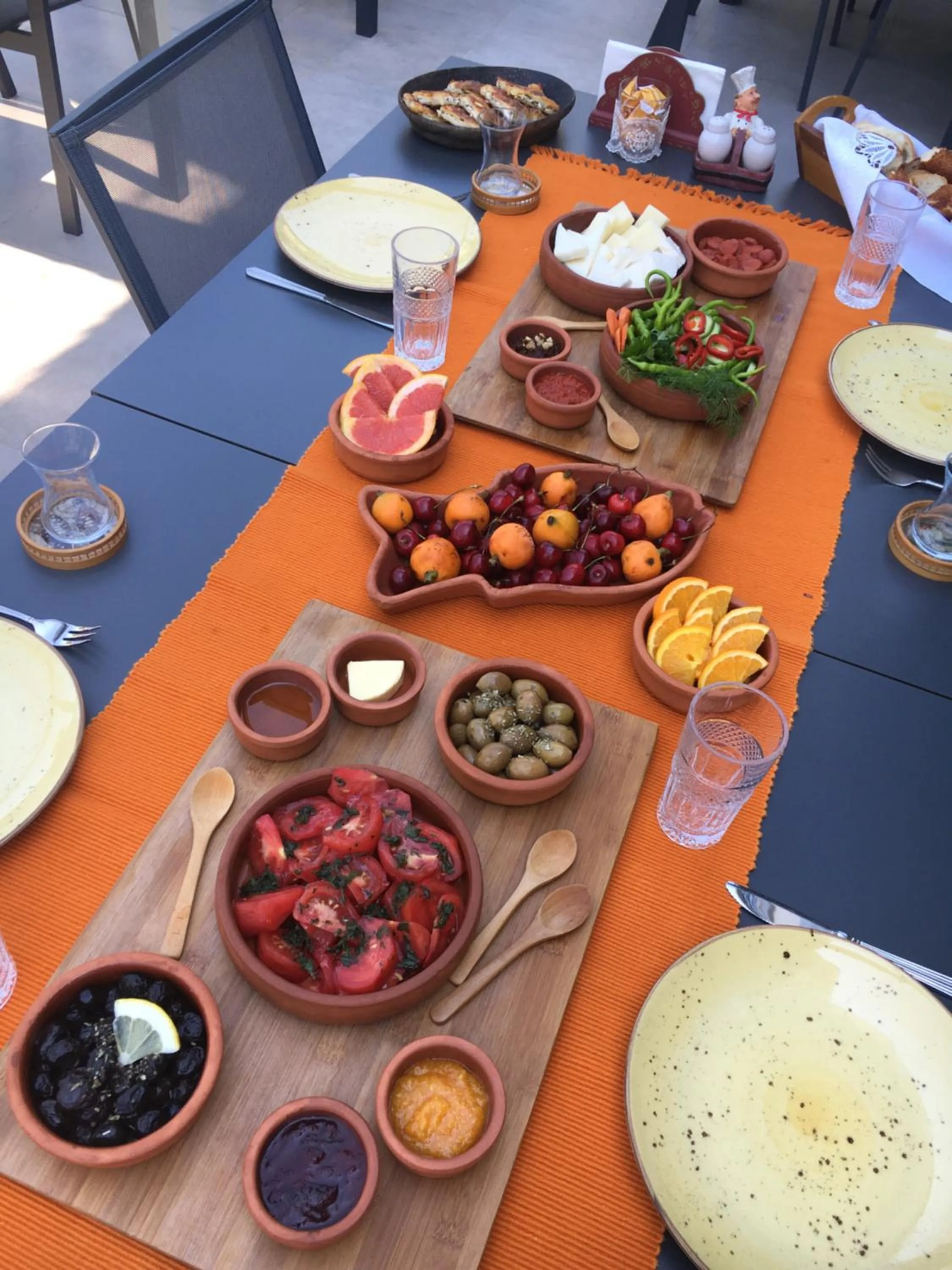 Food and drinks in Villa Oliva Butik Hotel