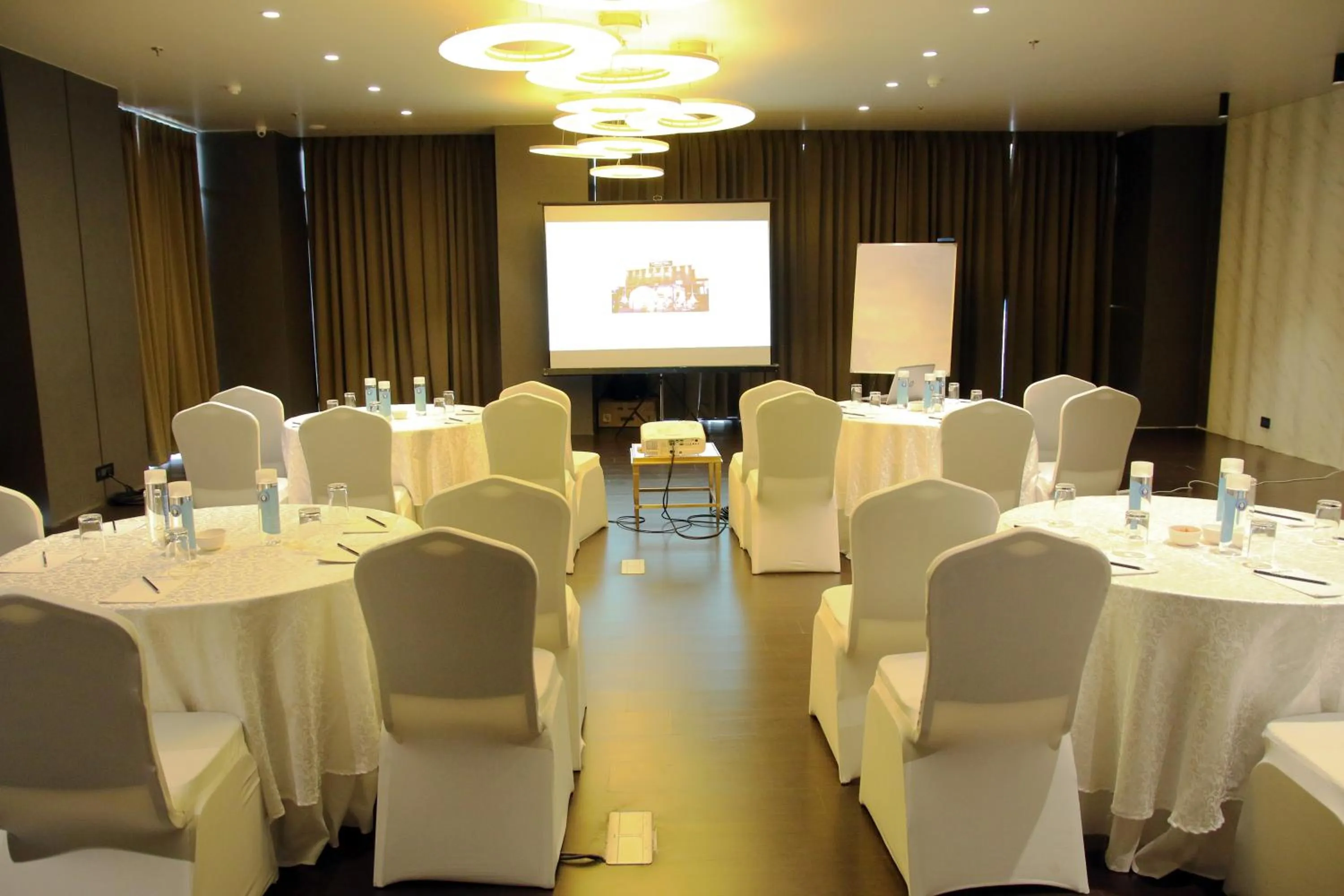 Meeting/conference room in Udman Hotel Greater Noida