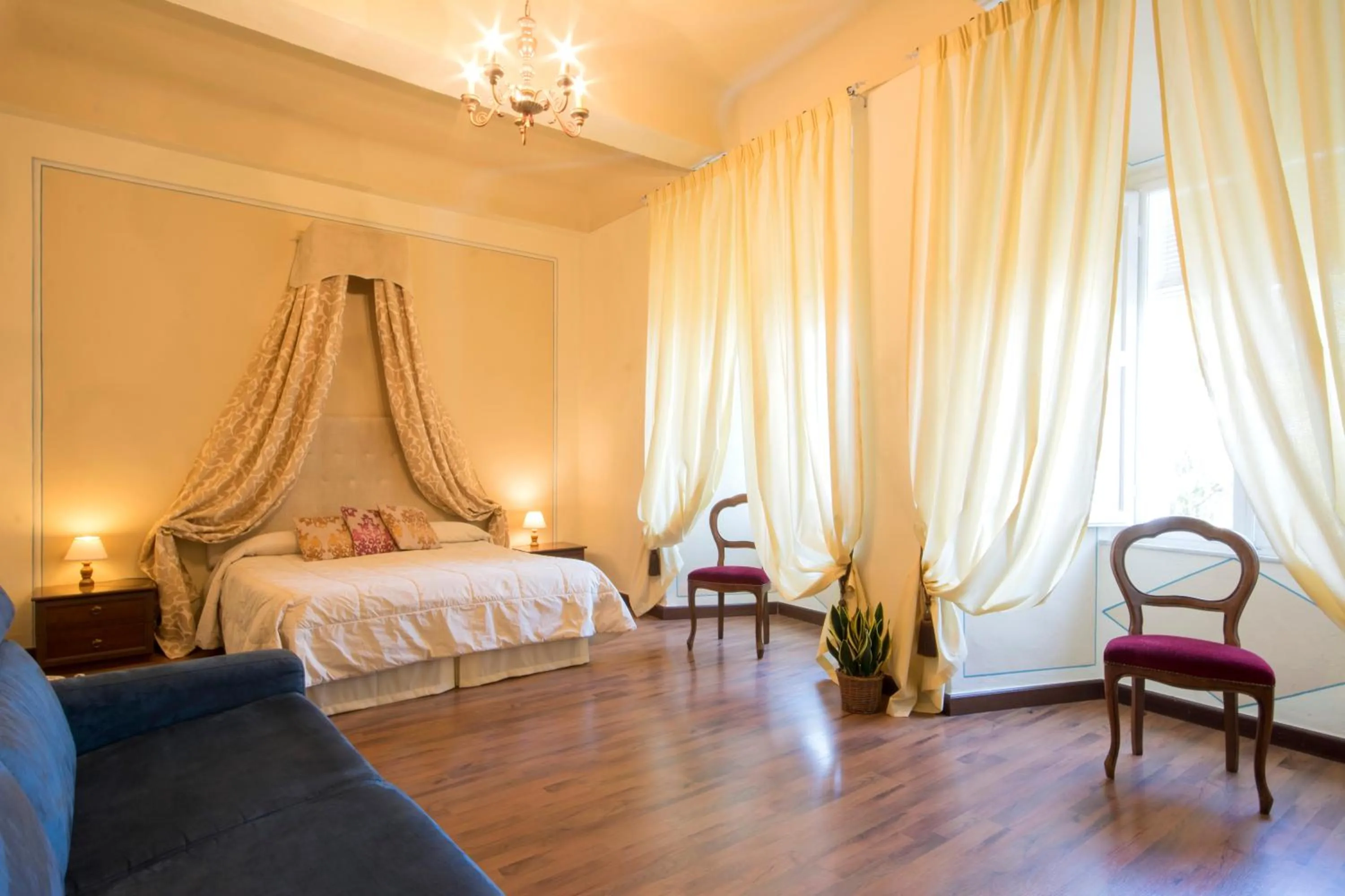Photo of the whole room, Bed in B&B Pantaneto - Palazzo Bulgarini