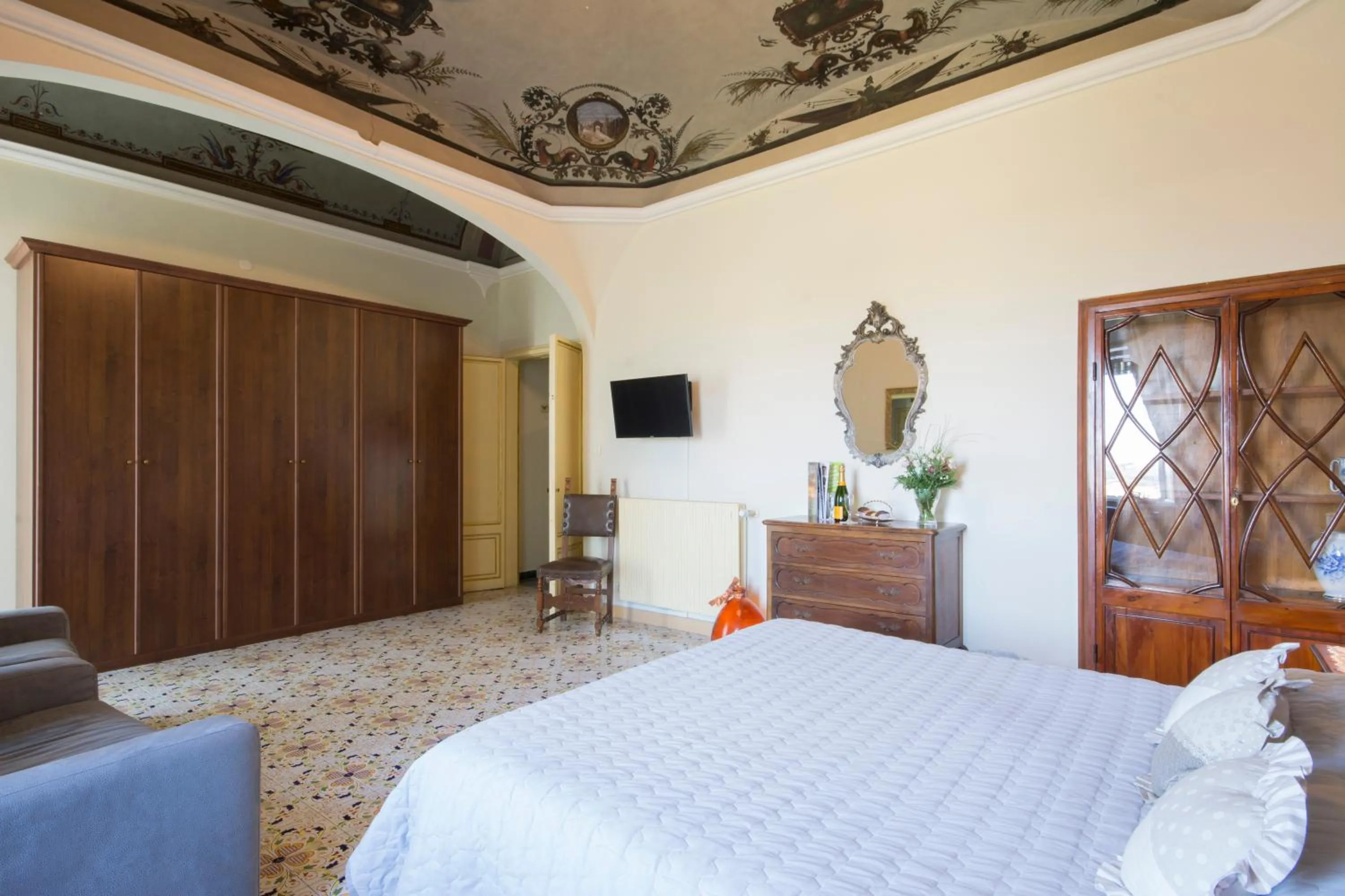 Photo of the whole room, Bed in B&B Pantaneto - Palazzo Bulgarini