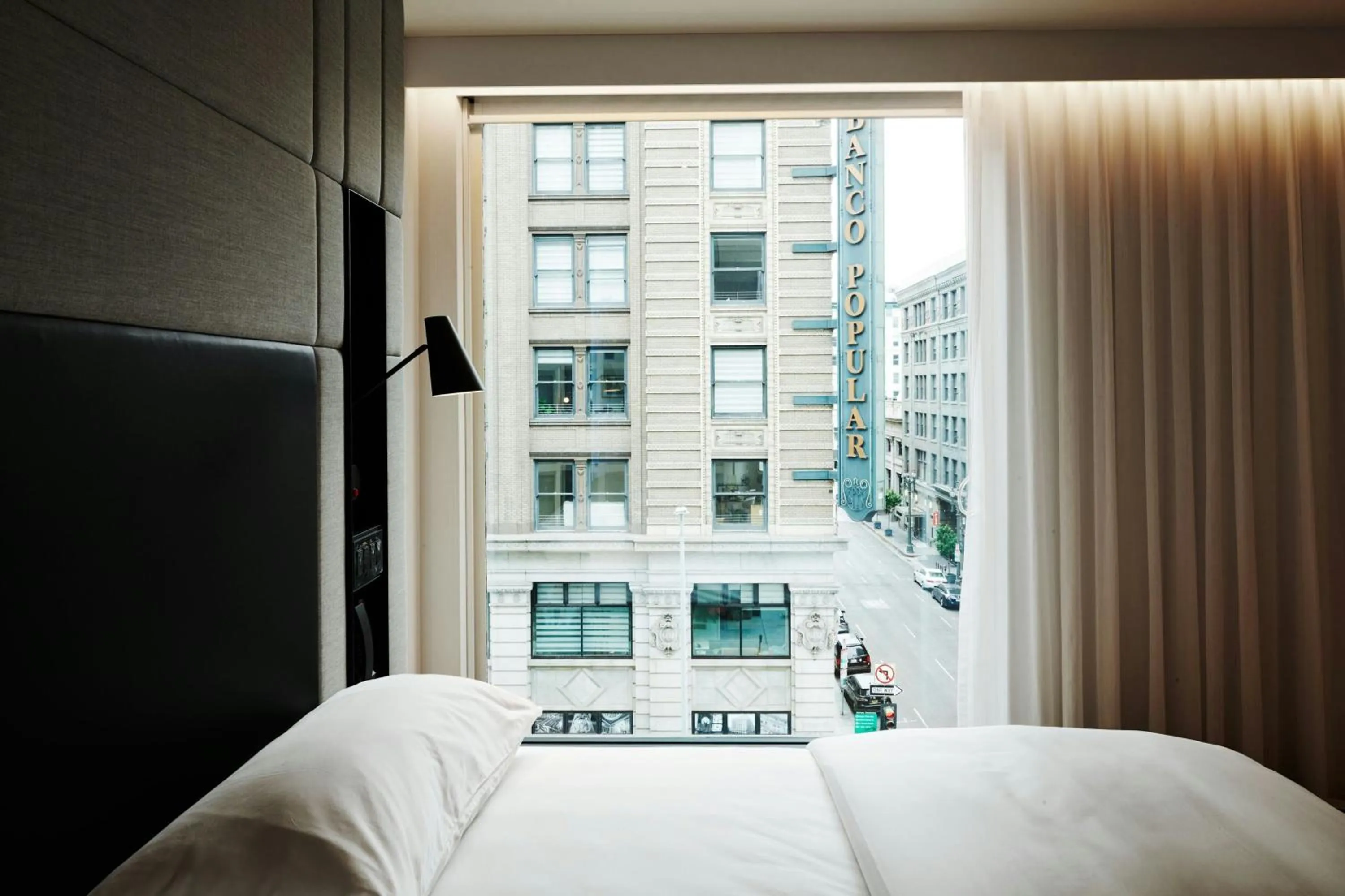 Bedroom, Bed in citizenM Los Angeles Downtown