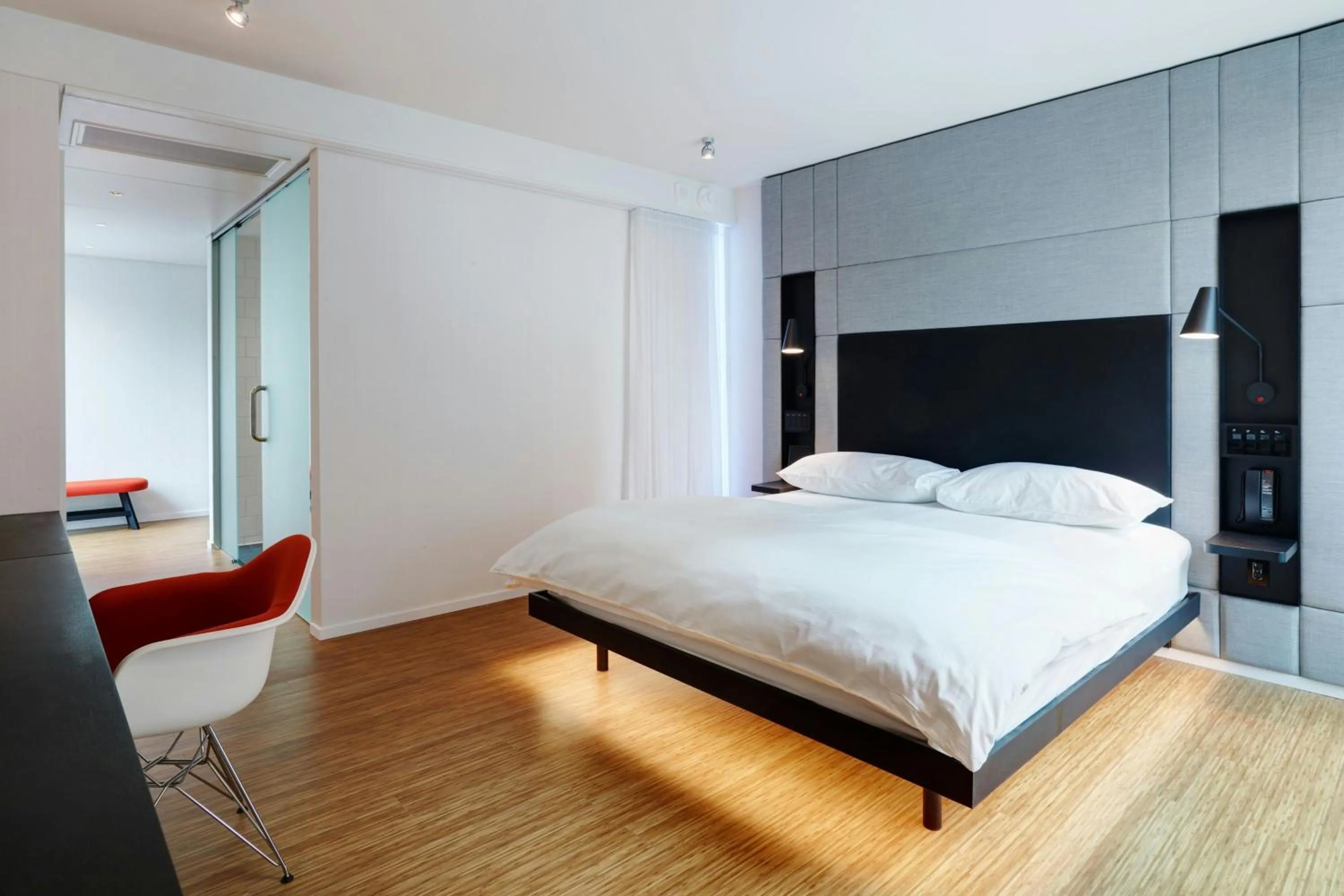 Bedroom, Bed in citizenM Los Angeles Downtown