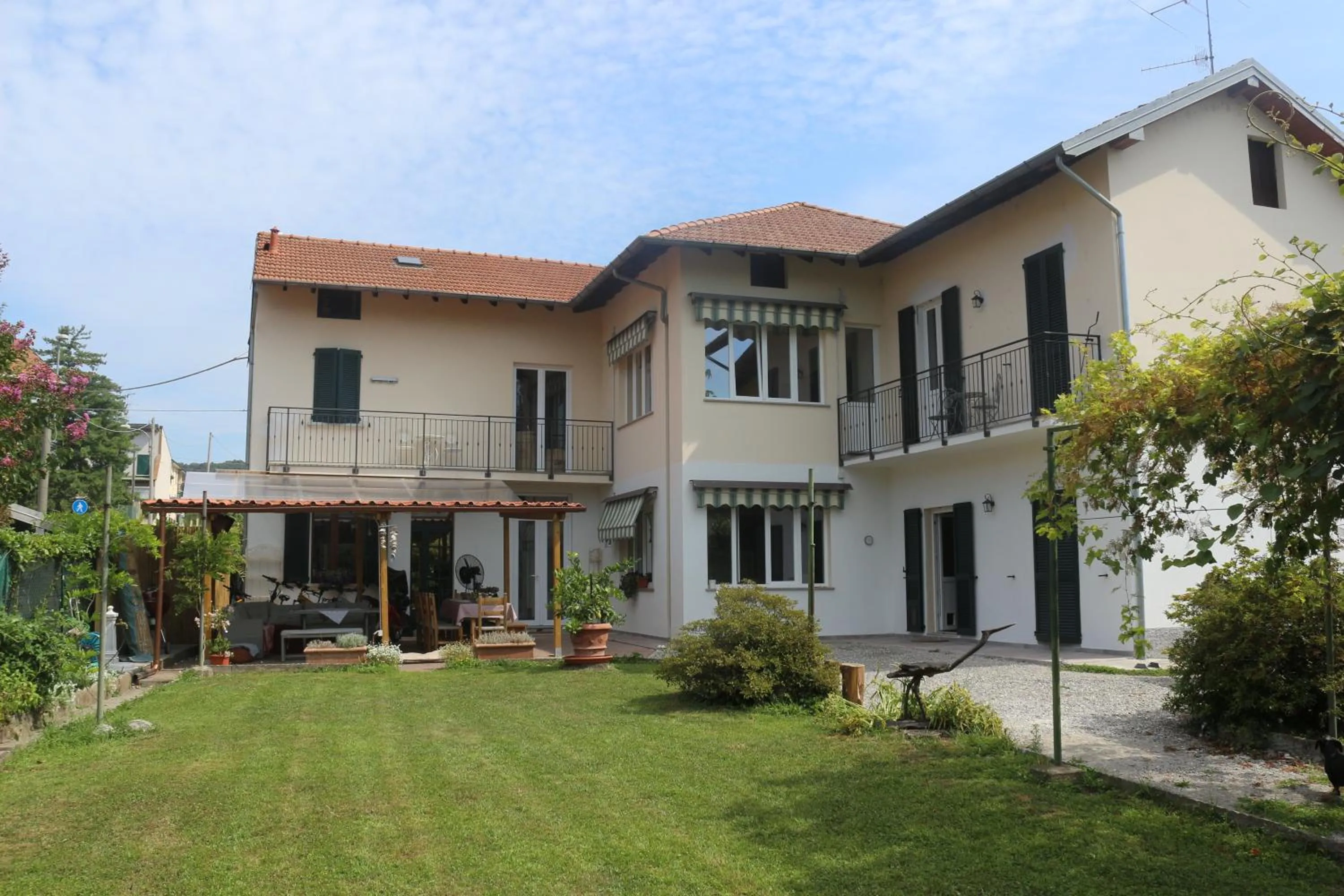 Property building in Dragonfly Appartamento Blu