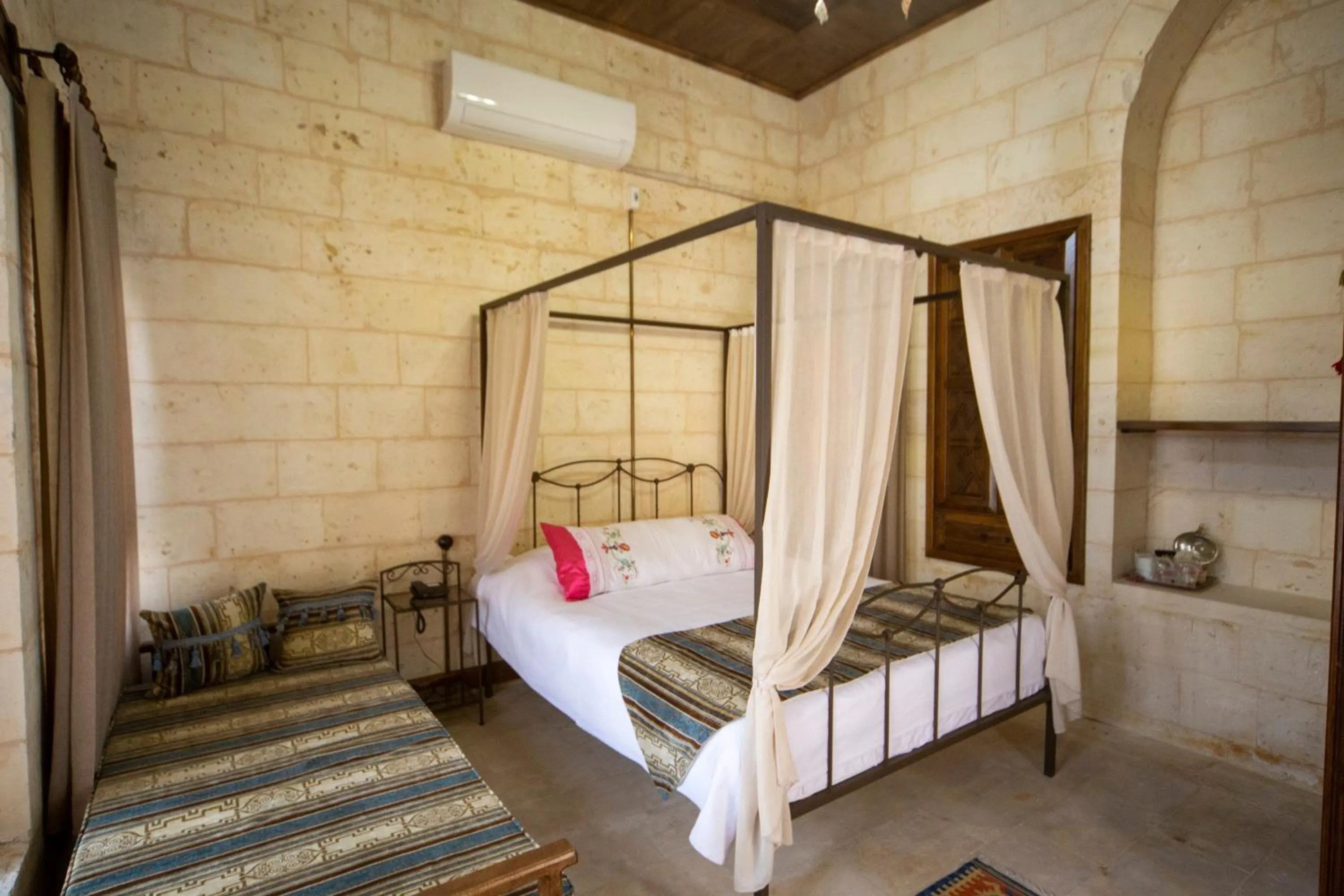 Bed in Hayatlı Konak