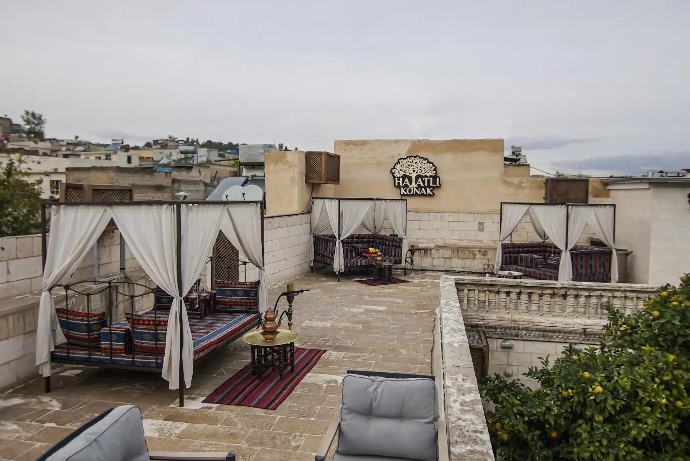 Property building in Hayatlı Konak Property building in Hayatlı Konak