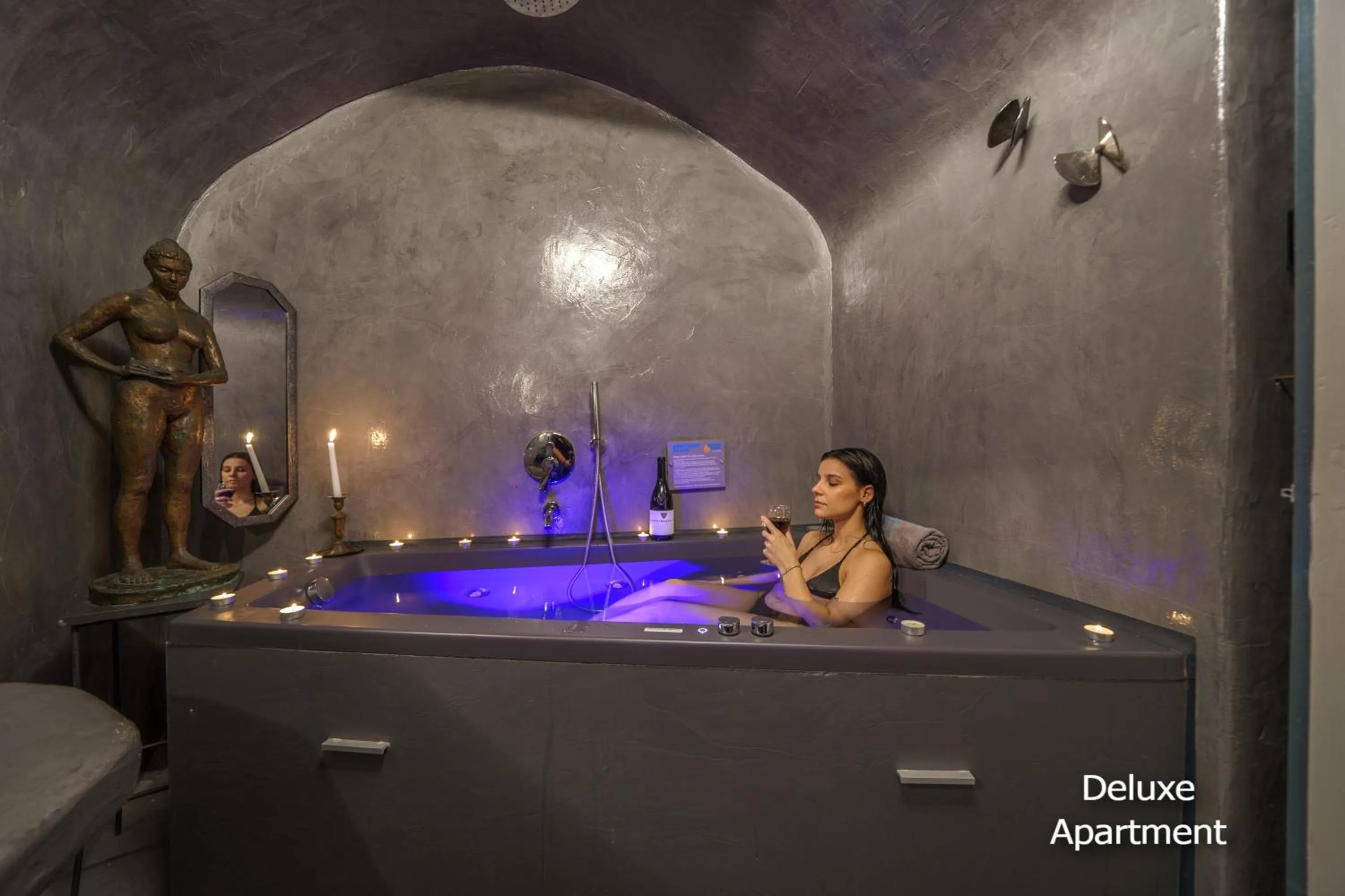 Deluxe Apartment in Santorini Paradise Cave Houses