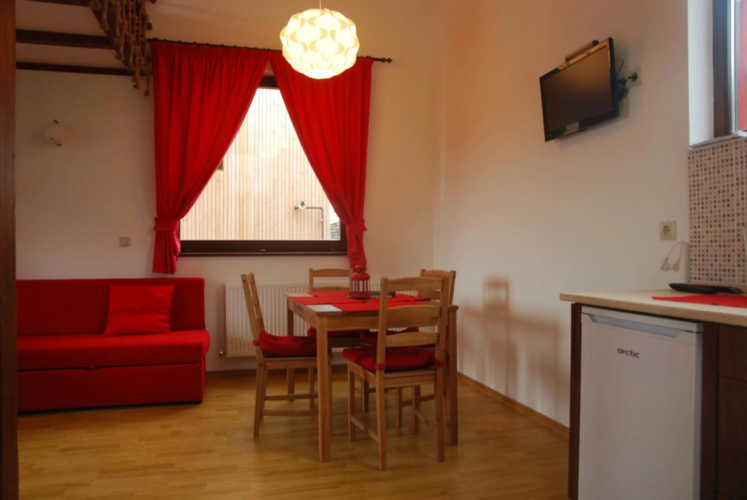 Dining area in Bungalouri Horizont