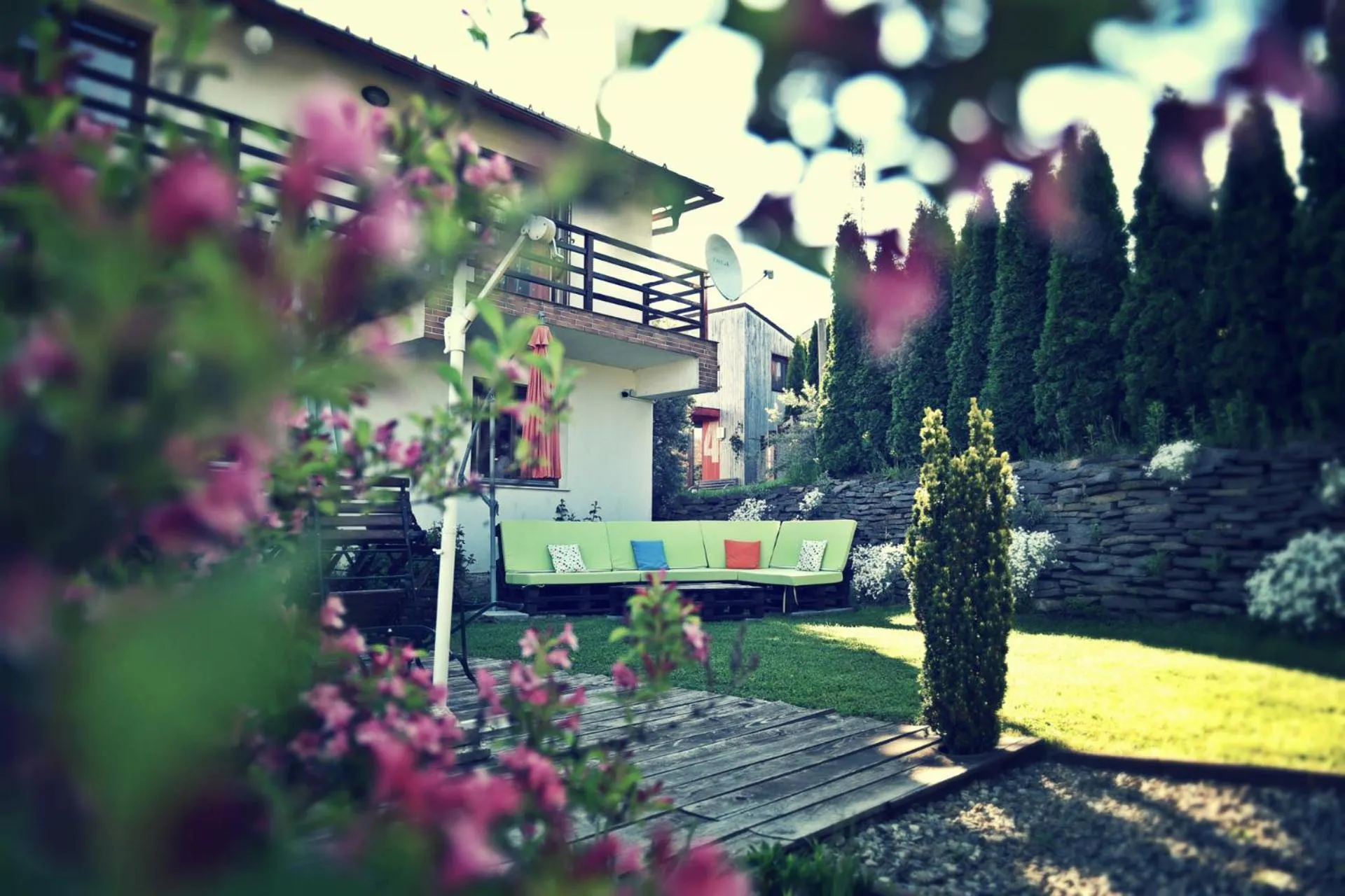 Garden in Bungalouri Horizont