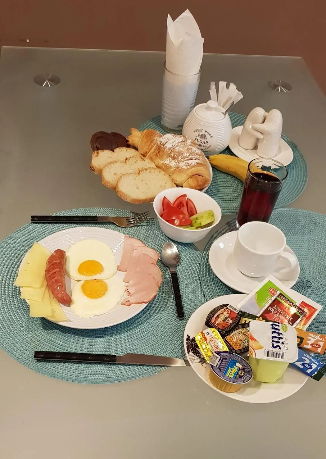 Breakfast in Domador Rooms & Apartments