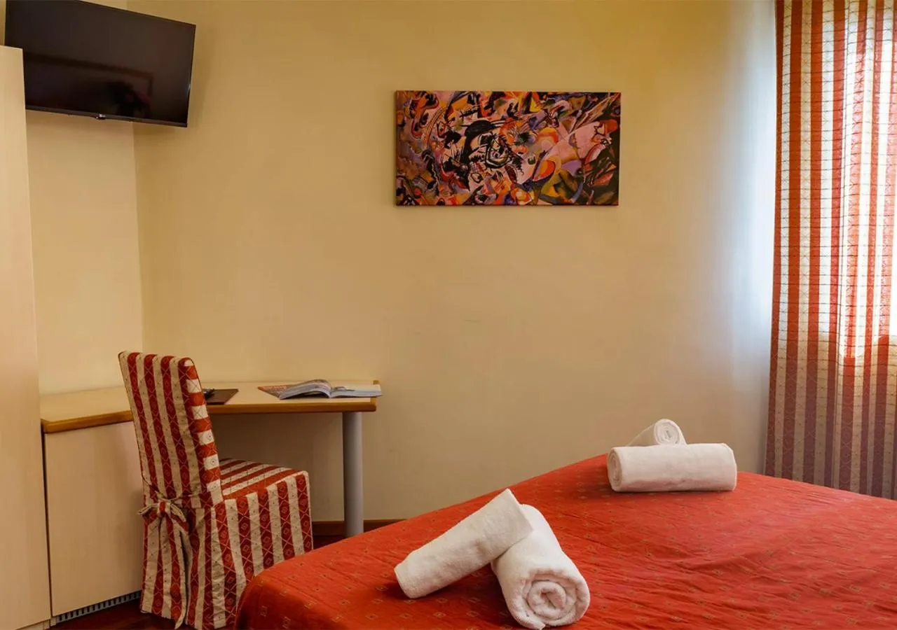 soundproof, Bed in Caprice