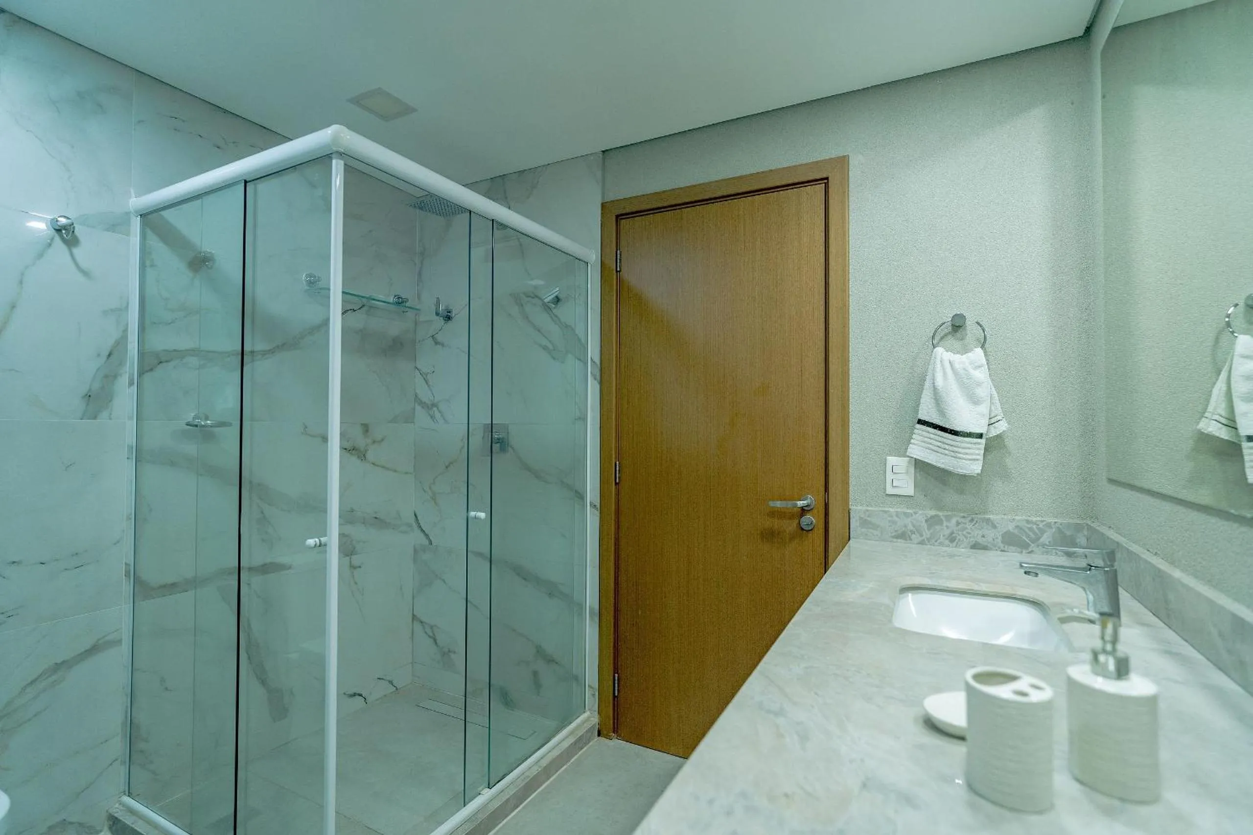 Toilet in Flat Ile de Pipa Premium Maui by Qavi