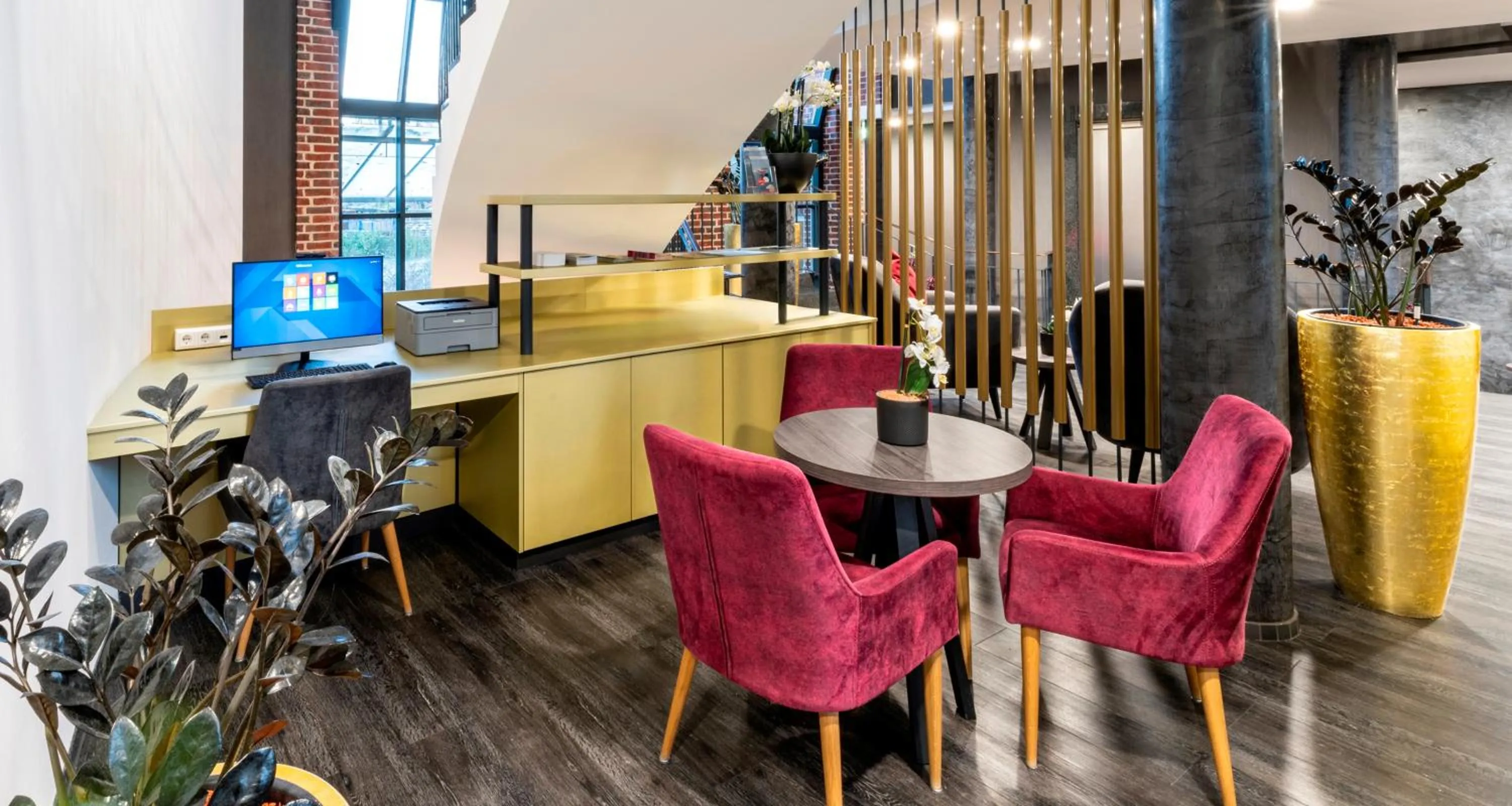 Lobby or reception in PLAZA Premium Parkhotel Norderstedt