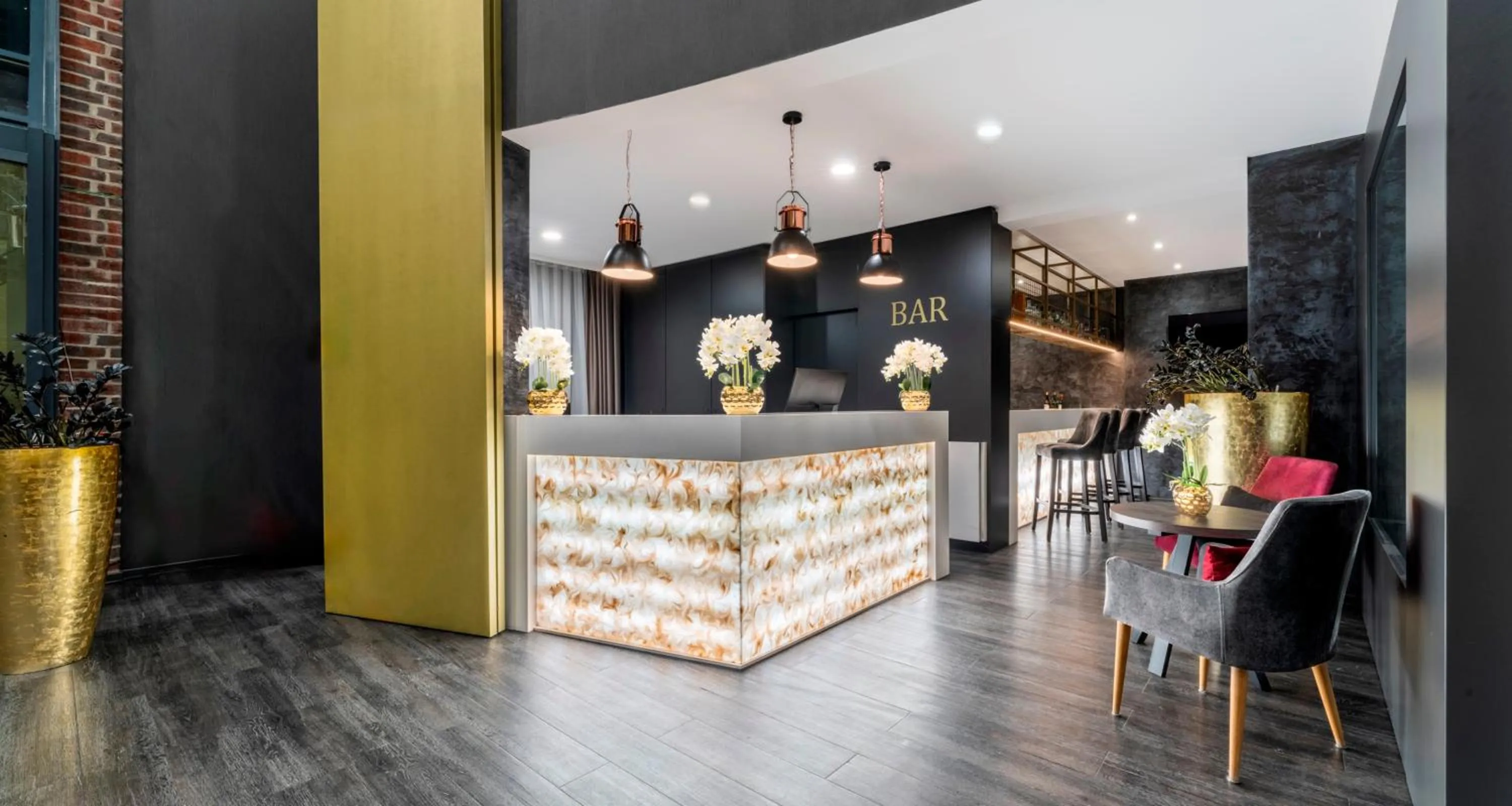 Lobby or reception in PLAZA Premium Parkhotel Norderstedt