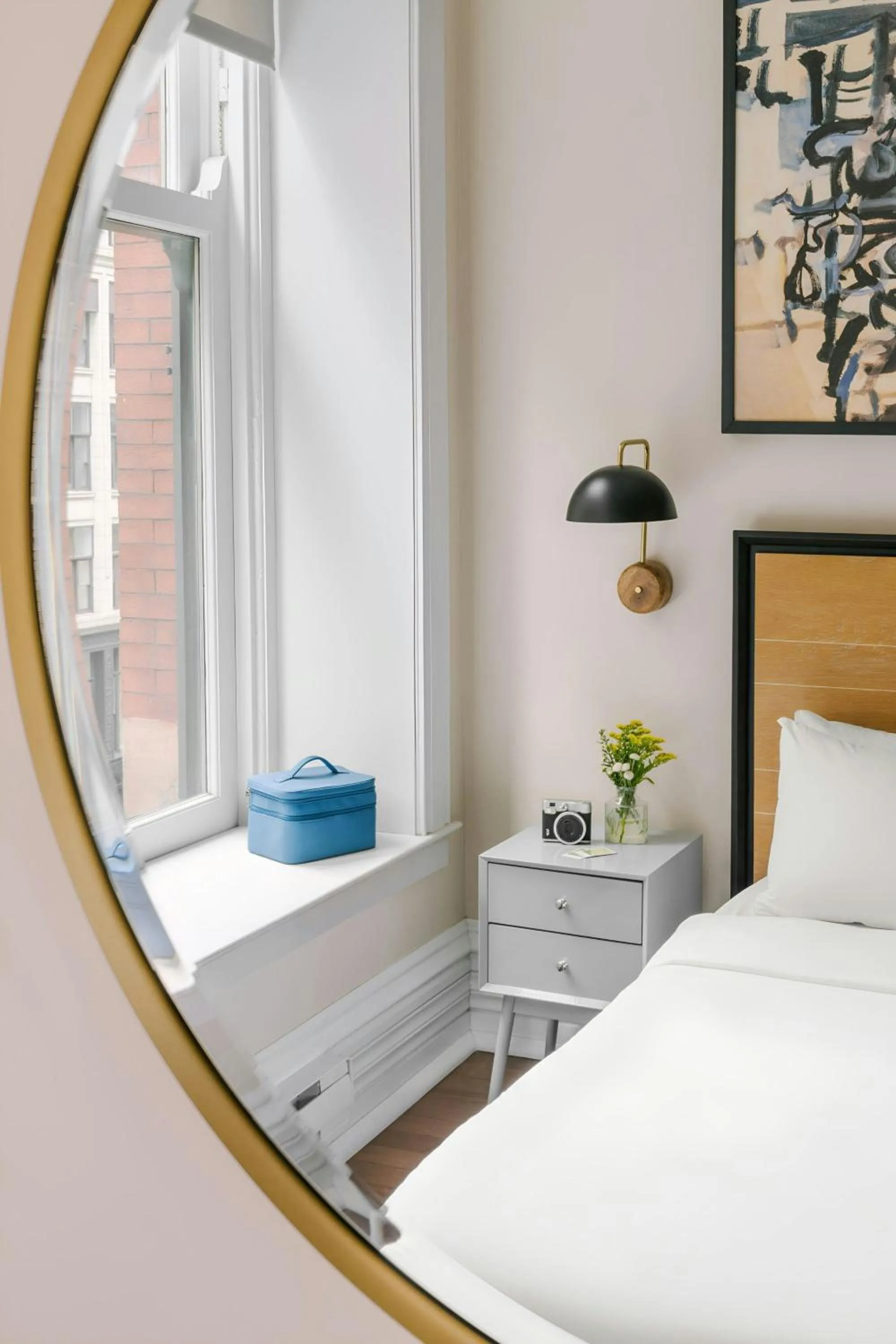 Bedroom, Bed in Sonder by Marriott Bonvoy Jewelers Row Apartments Millenium Park