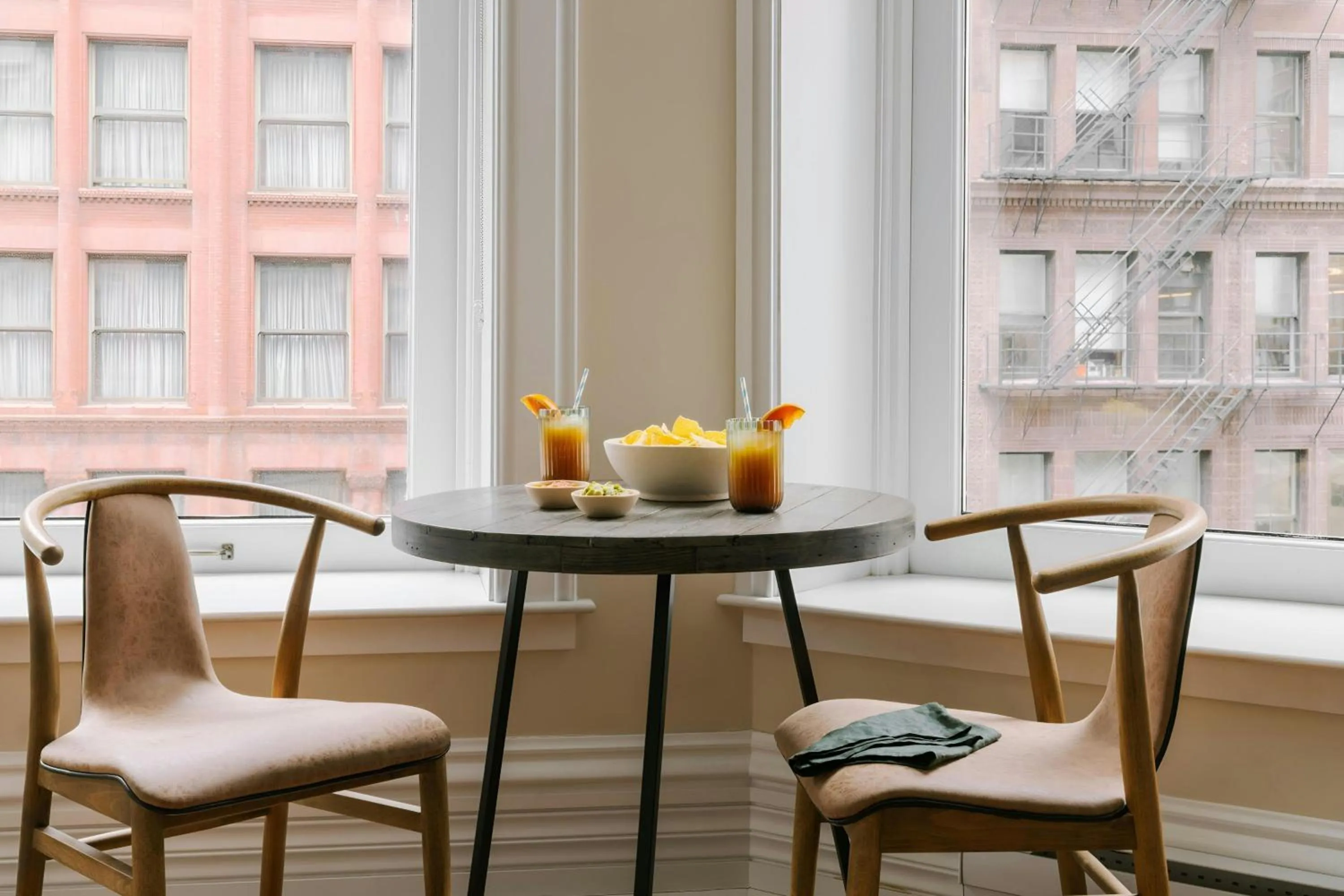 Photo of the whole room in Sonder by Marriott Bonvoy Jewelers Row Apartments Millenium Park