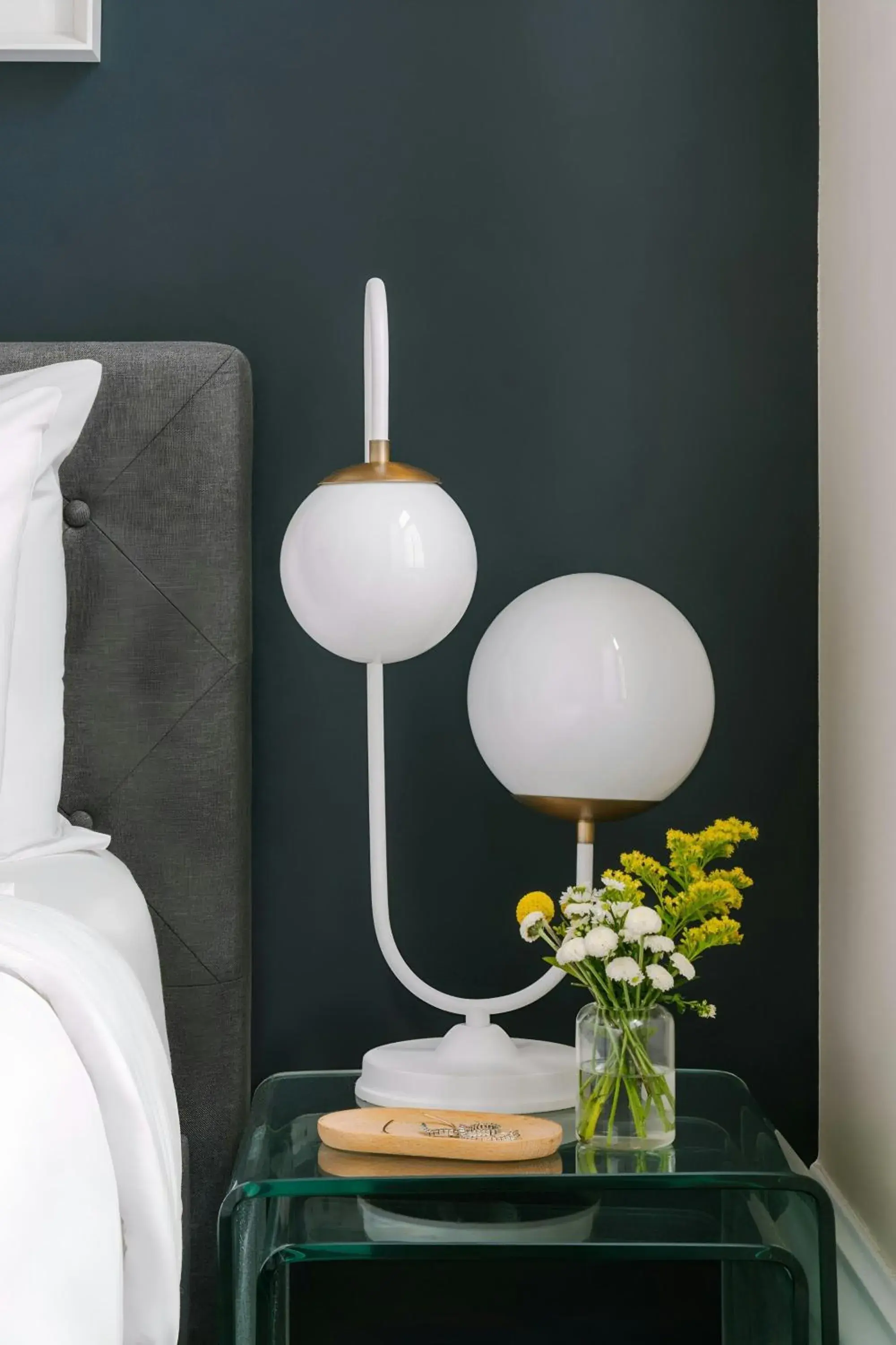 One-Bedroom Superior Apartment with Queen Bed in Sonder by Marriott Bonvoy Jewelers Row Apartments Millenium Park One-Bedroom Superior Apartment with Queen Bed in Sonder by Marriott Bonvoy Jewelers Row Apartments Millenium Park