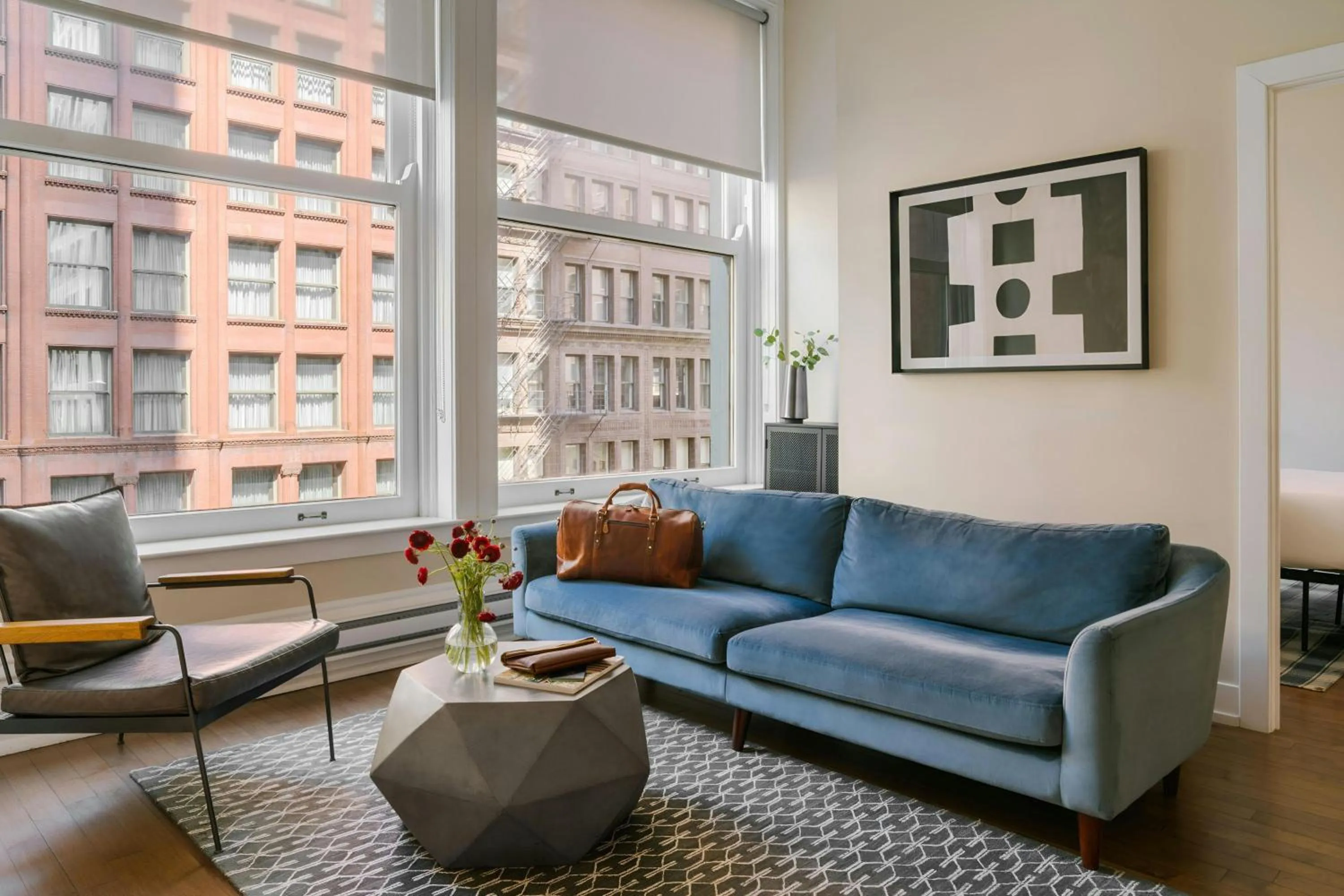 Living room in Sonder by Marriott Bonvoy Jewelers Row Apartments Millenium Park