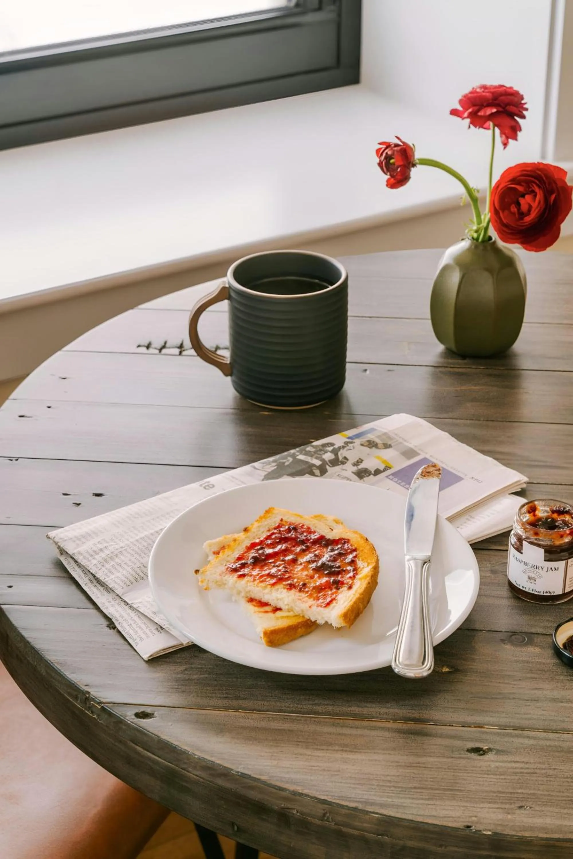 Photo of the whole room in Sonder by Marriott Bonvoy Jewelers Row Apartments Millenium Park