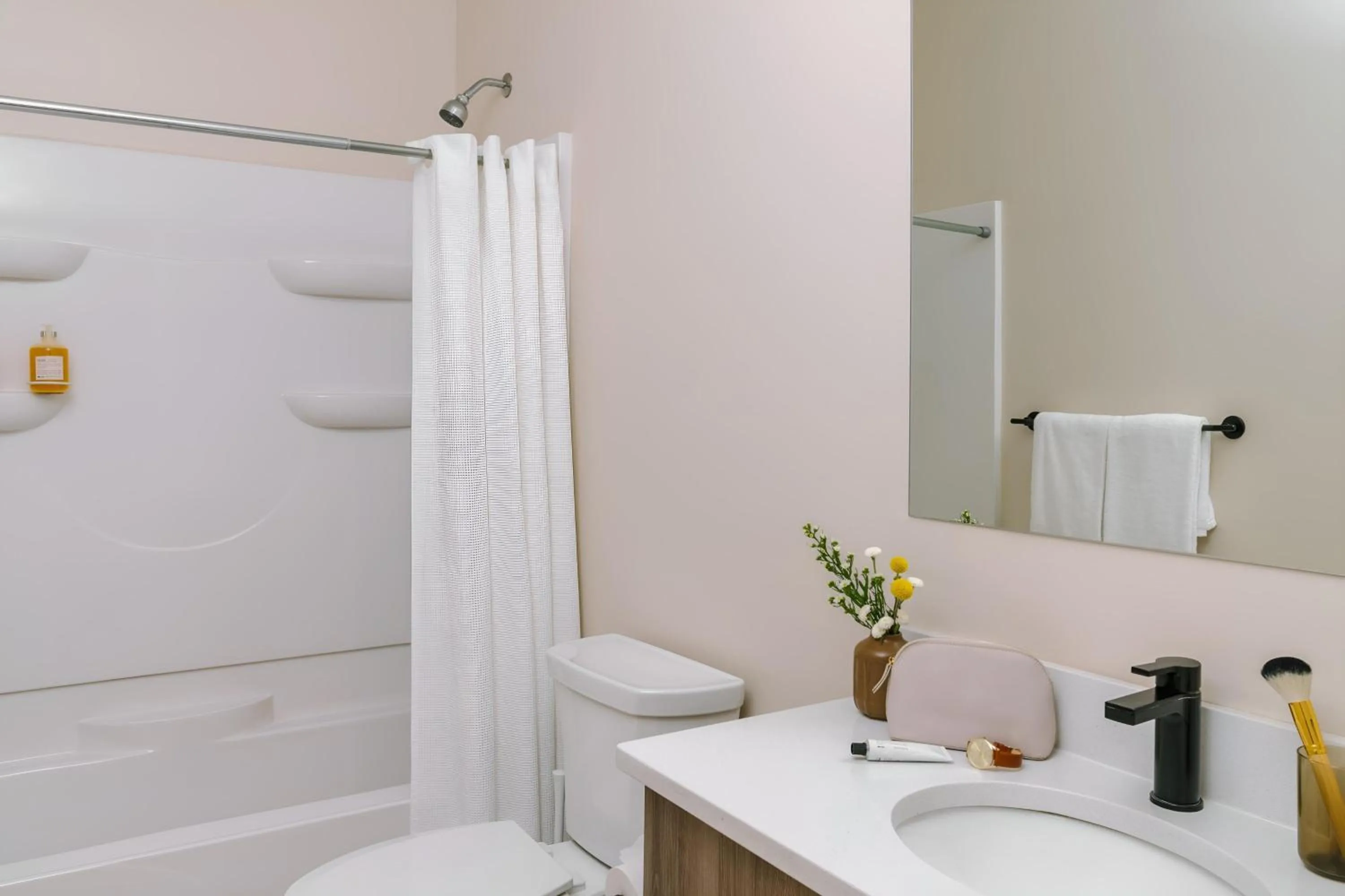 Bathroom in Sonder by Marriott Bonvoy Jewelers Row Apartments Millenium Park